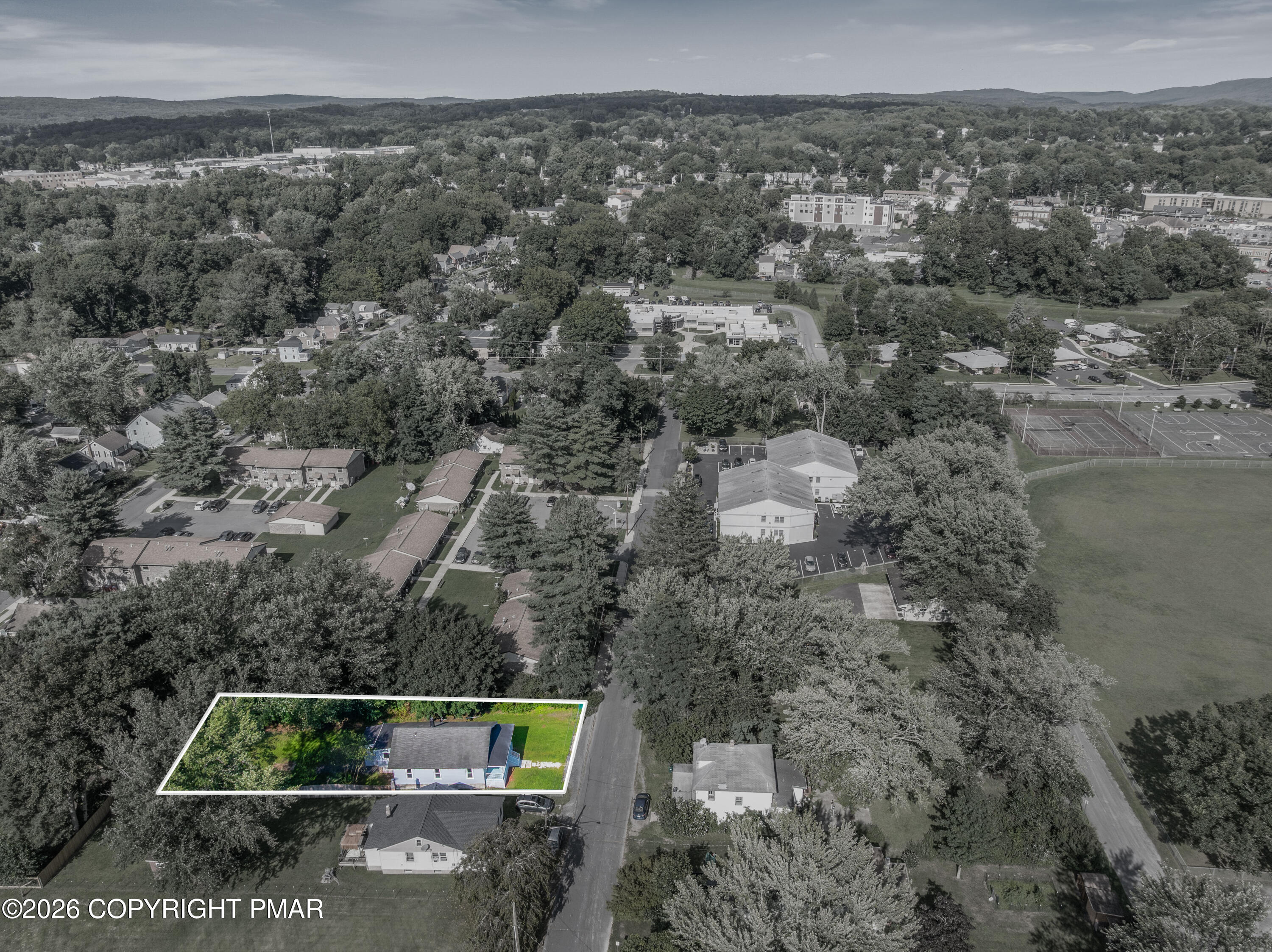140 Barnum Street Property Photo 32