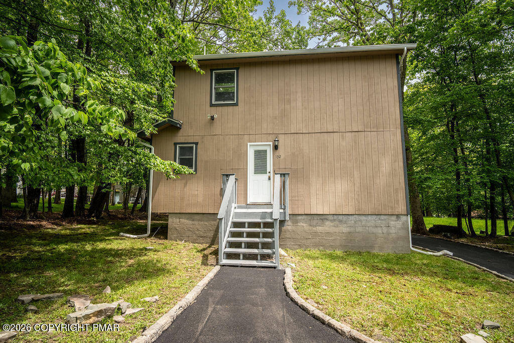 132 Cottonwood Court Property Photo 2
