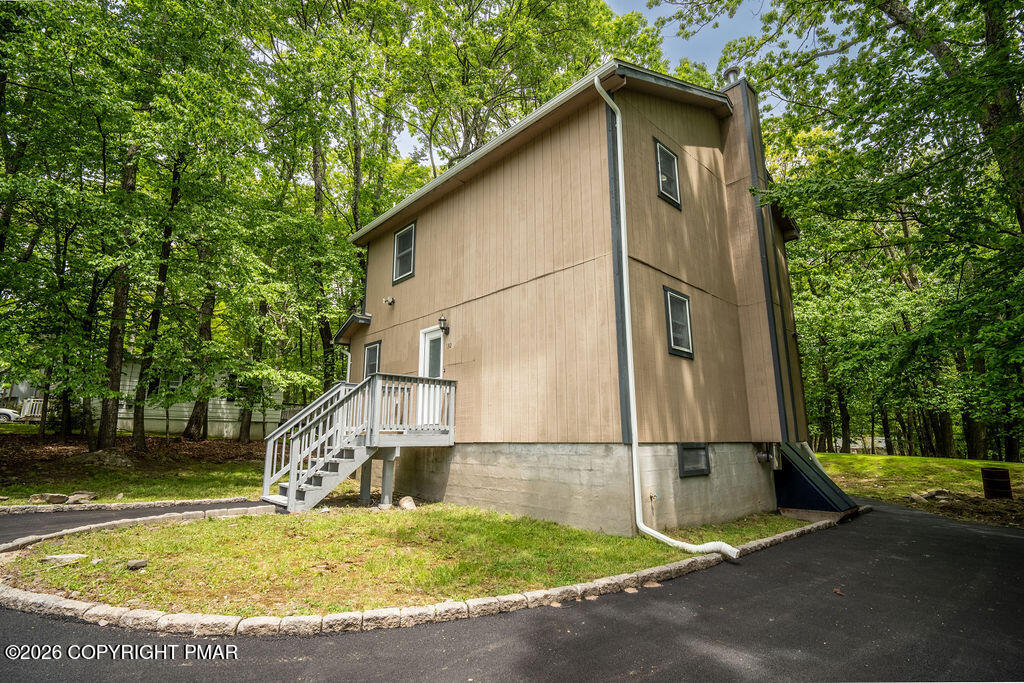 132 Cottonwood Court Property Photo 3