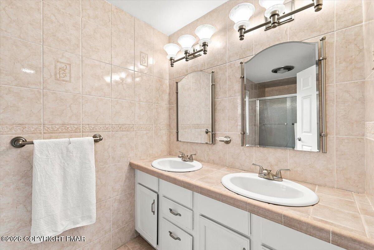 331 Mt Nebo Road Property Photo 11