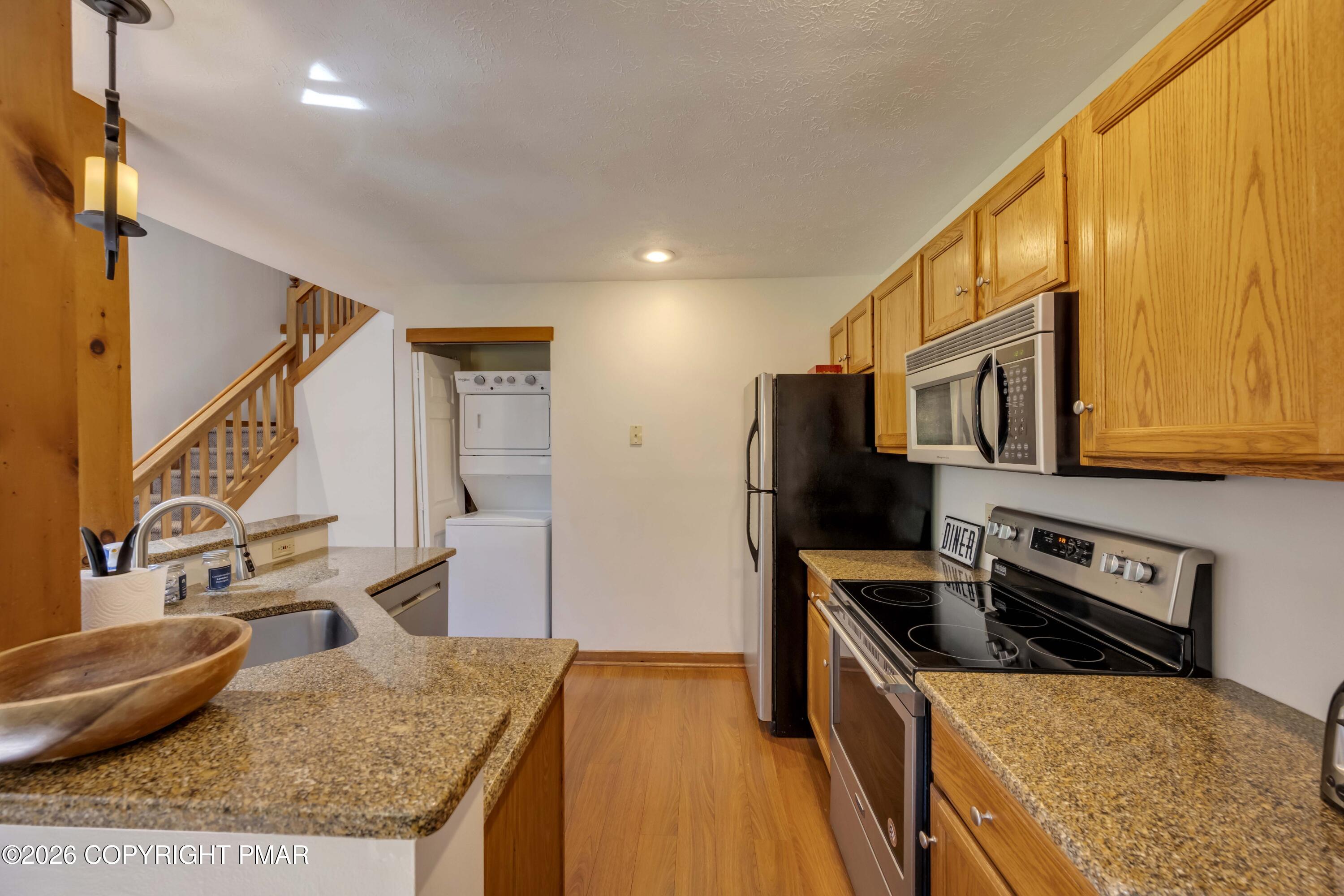 411 Hickory Drive Property Photo 8
