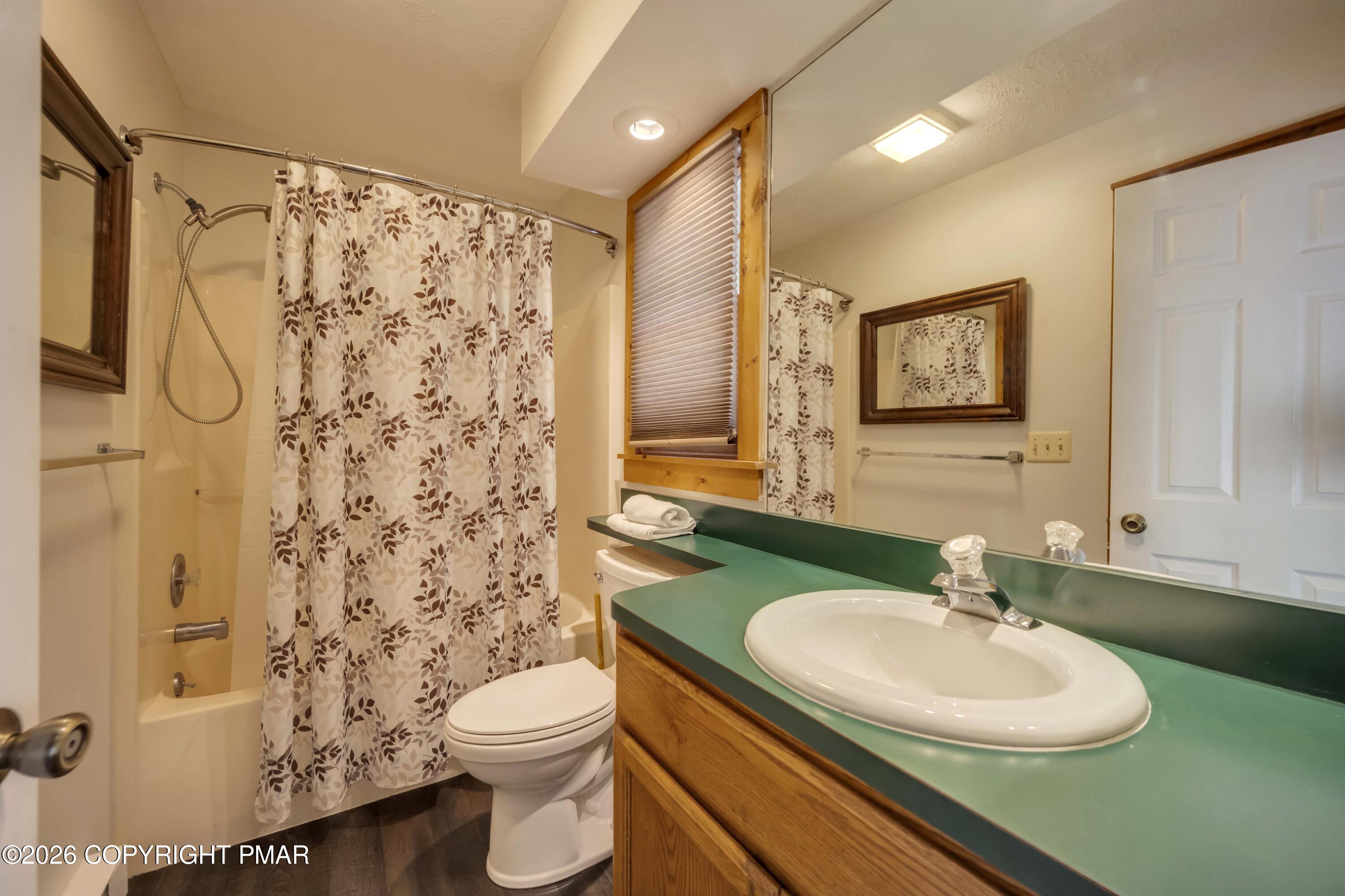 411 Hickory Drive Property Photo 12