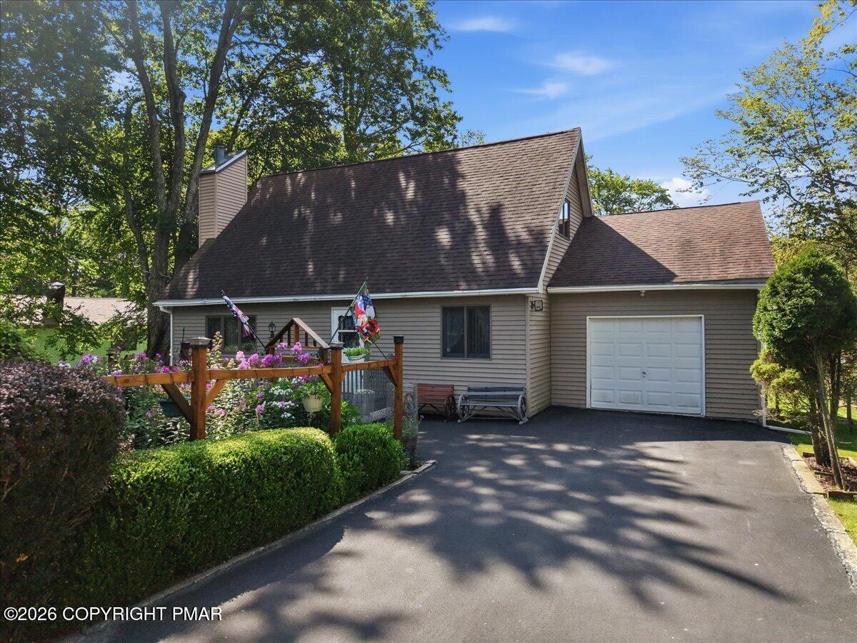 7110 Robinwood Drive Property Photo 2