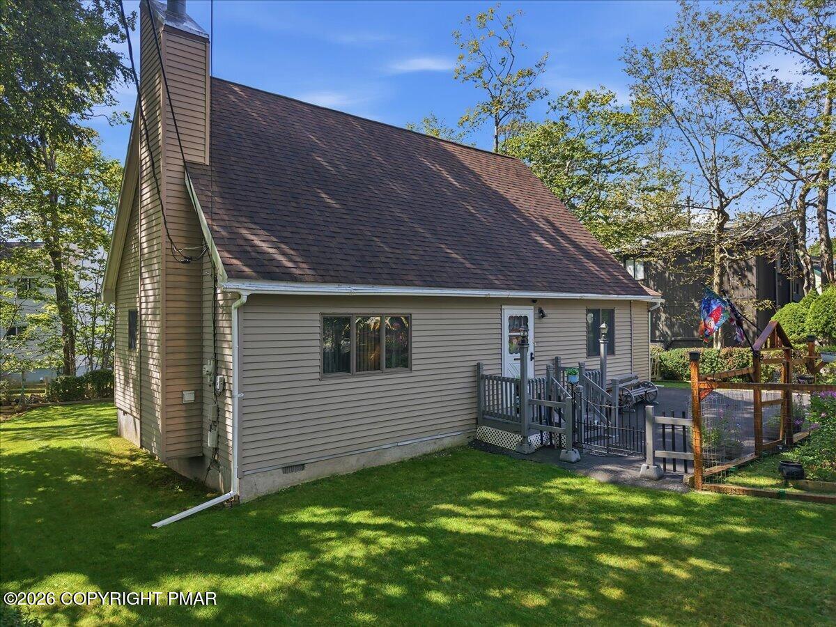 7110 Robinwood Drive Property Photo 4