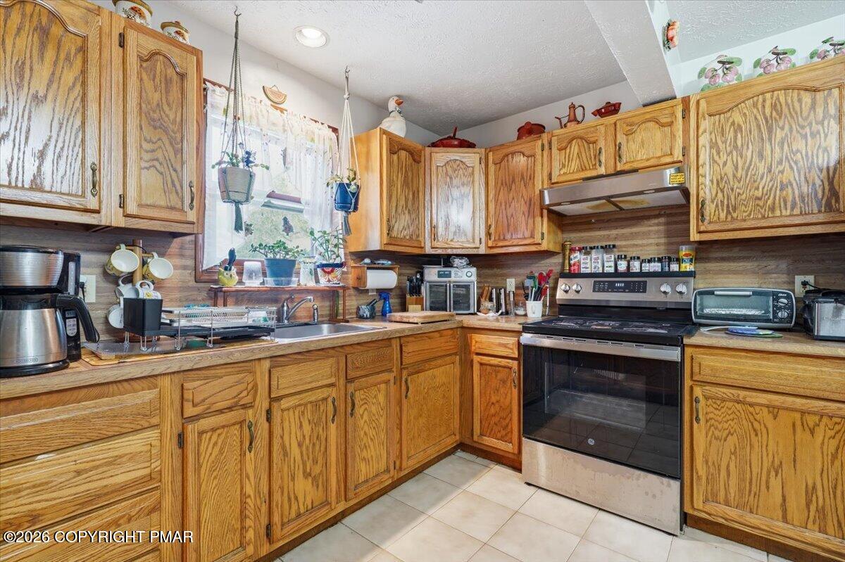 7110 Robinwood Drive Property Photo 11