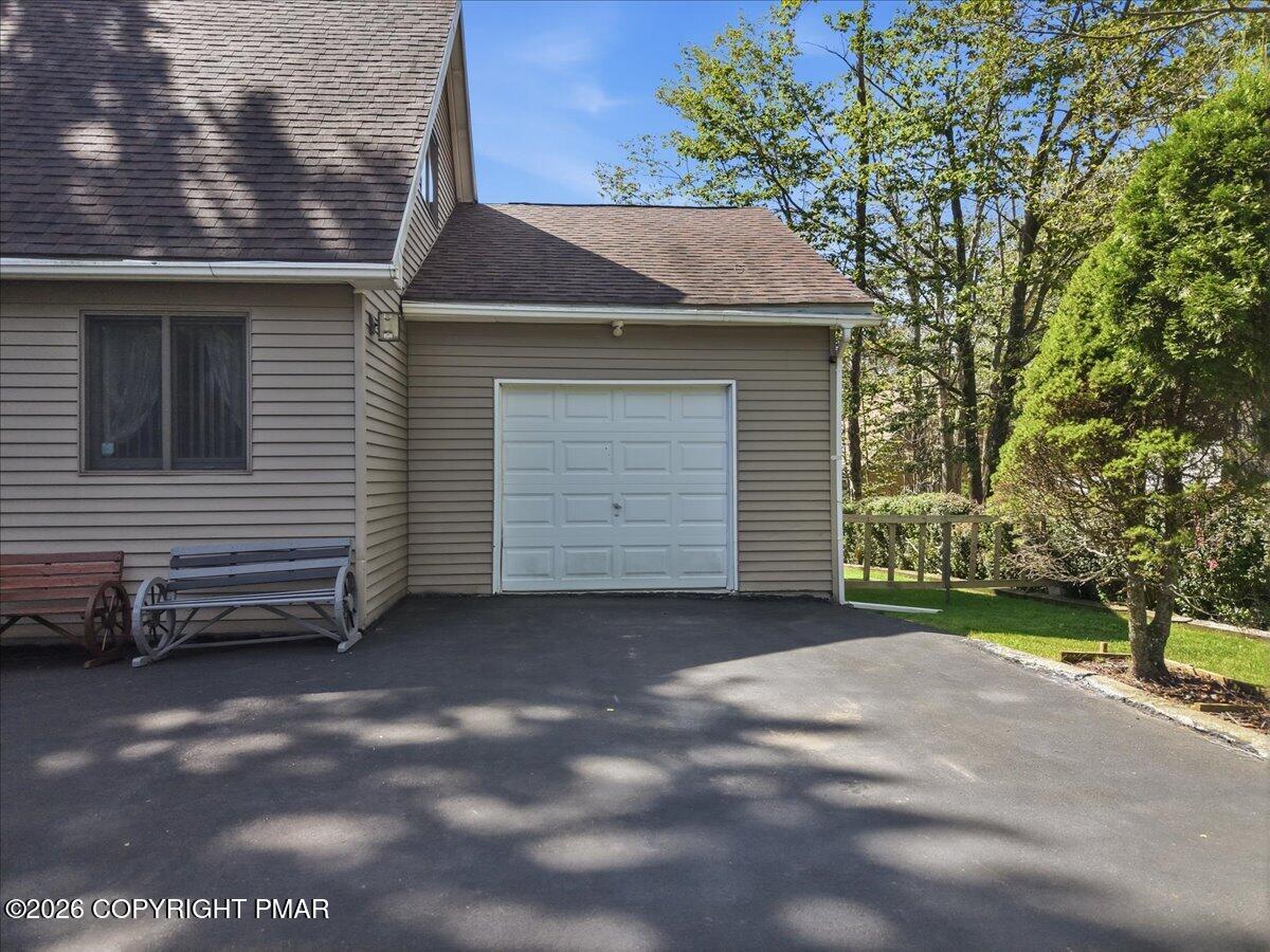 7110 Robinwood Drive Property Photo 36