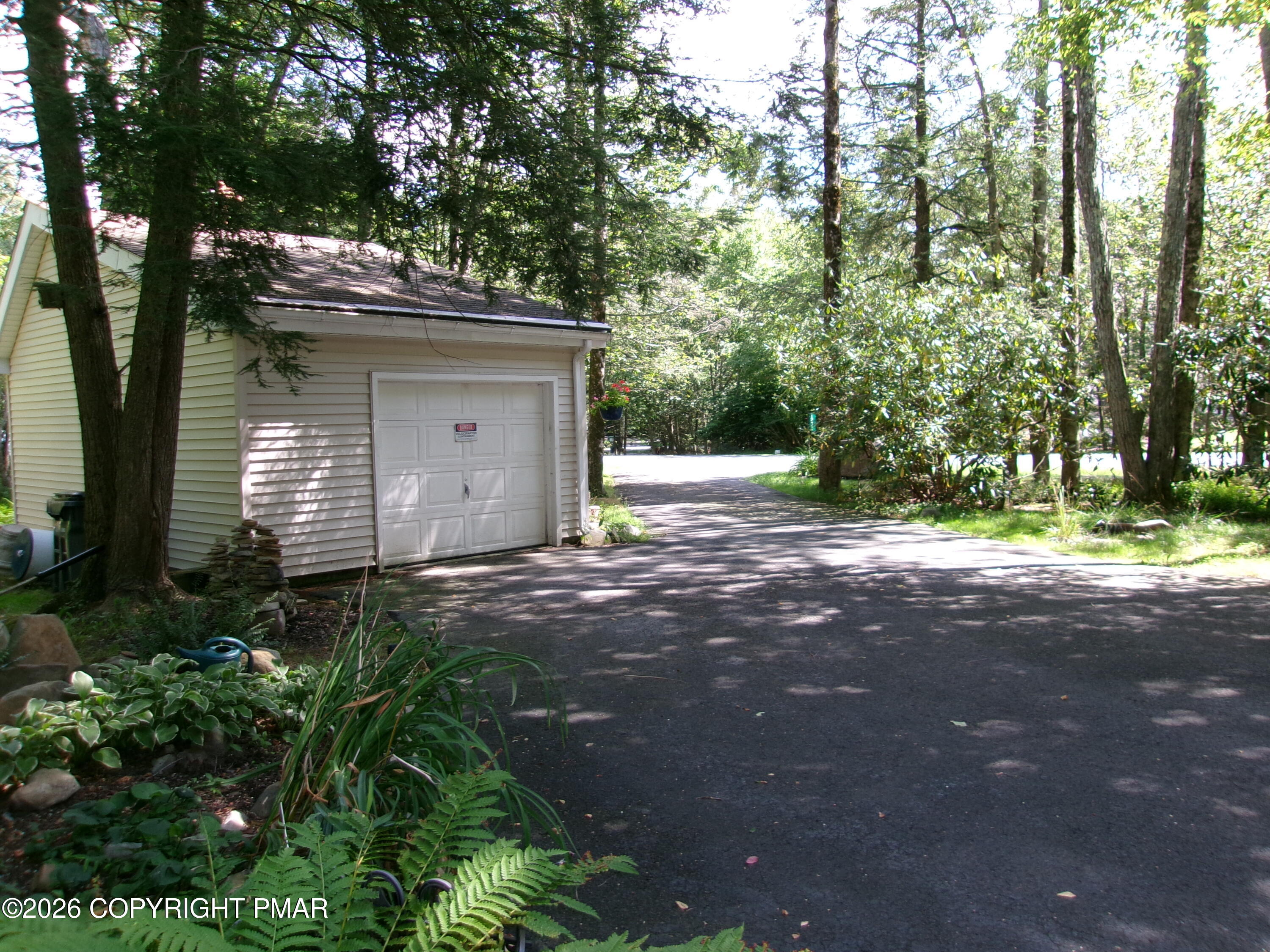 1231 Kilmer Road Property Photo 9