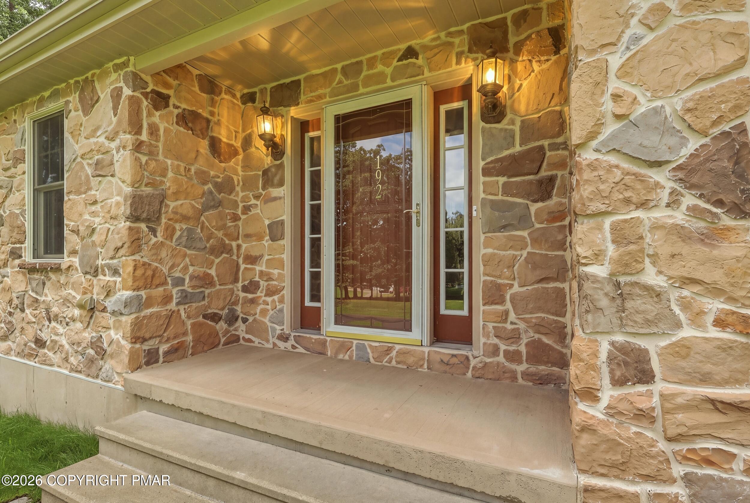 192 Waverly Drive Property Photo 7