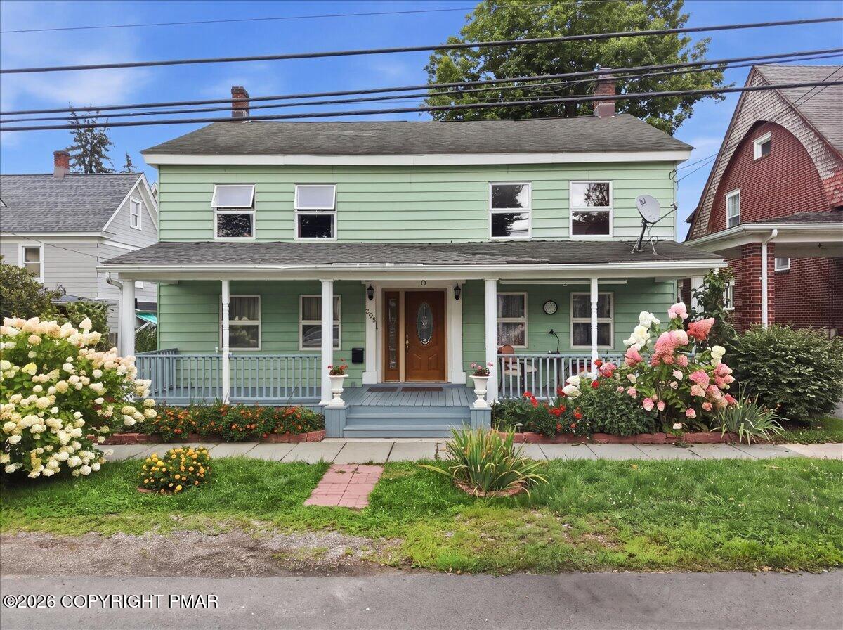 205 Maple Avenue Property Photo 1