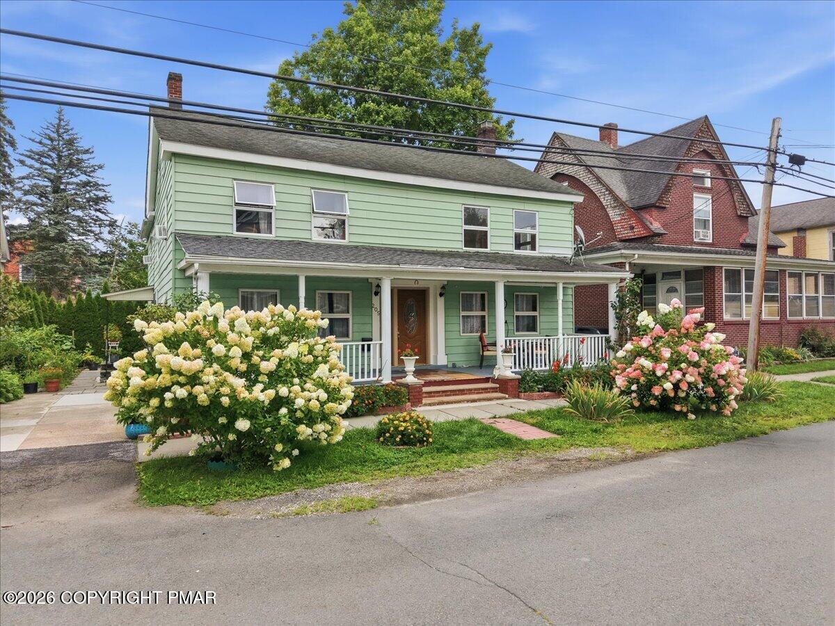 205 Maple Avenue Property Photo 2