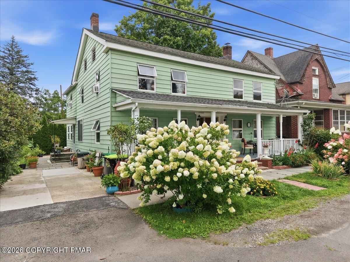 205 Maple Avenue Property Photo 4
