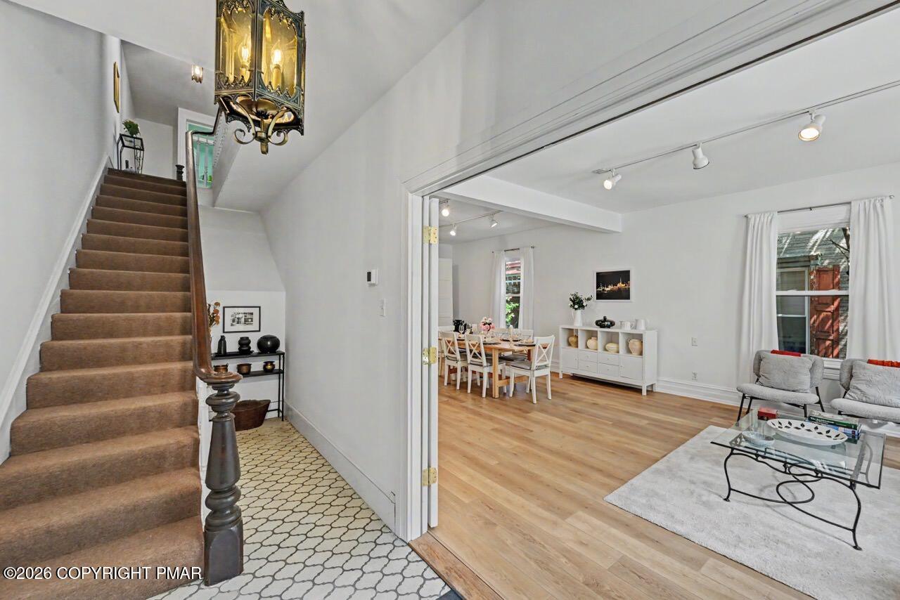 54 W Broadway Property Photo 9
