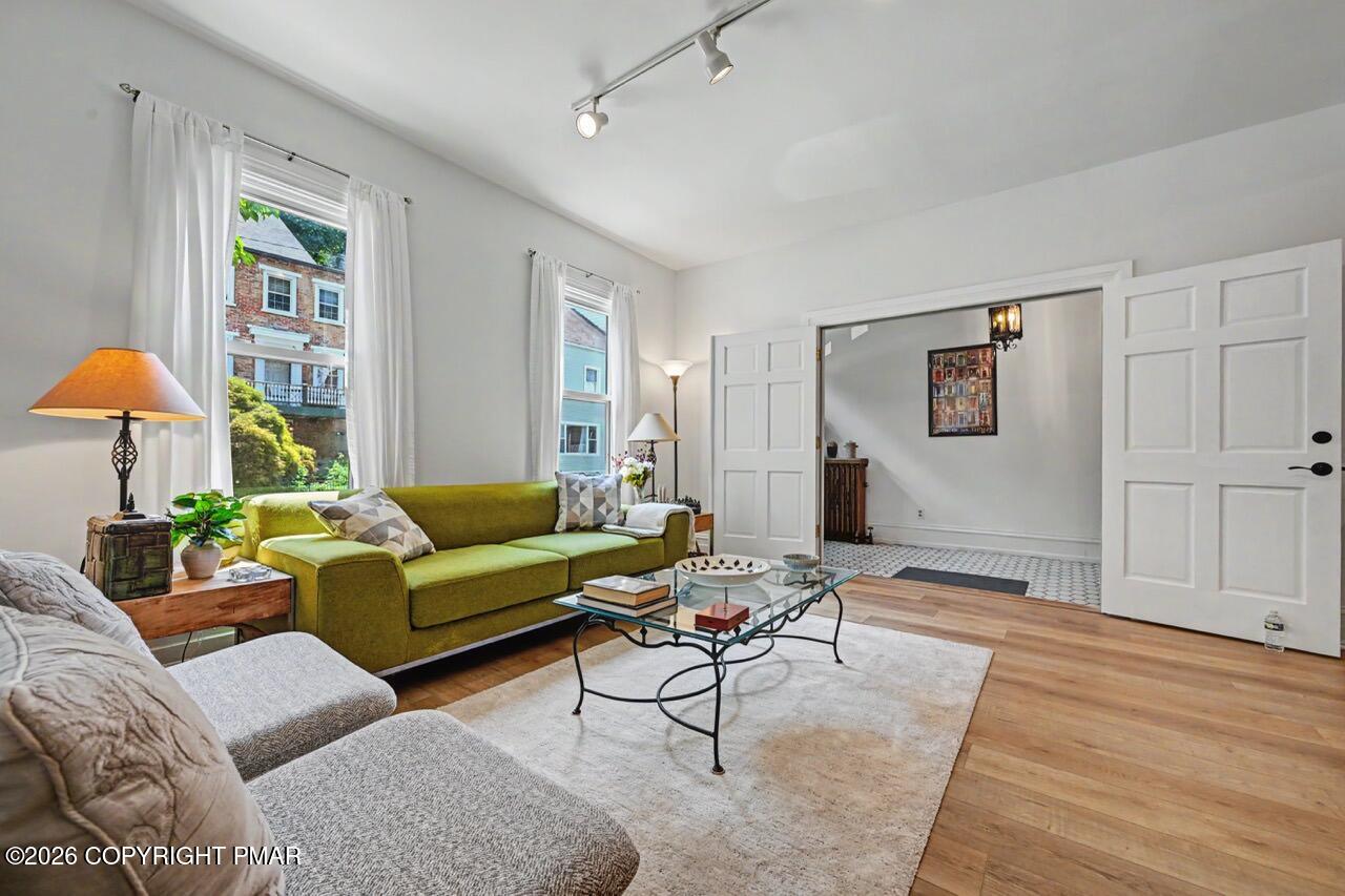 54 W Broadway Property Photo 17