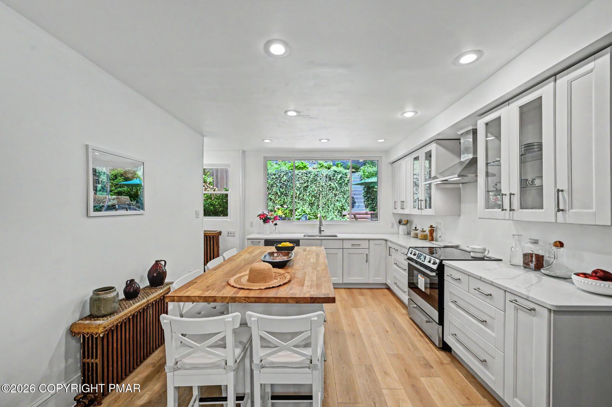 54 W Broadway Property Photo 28