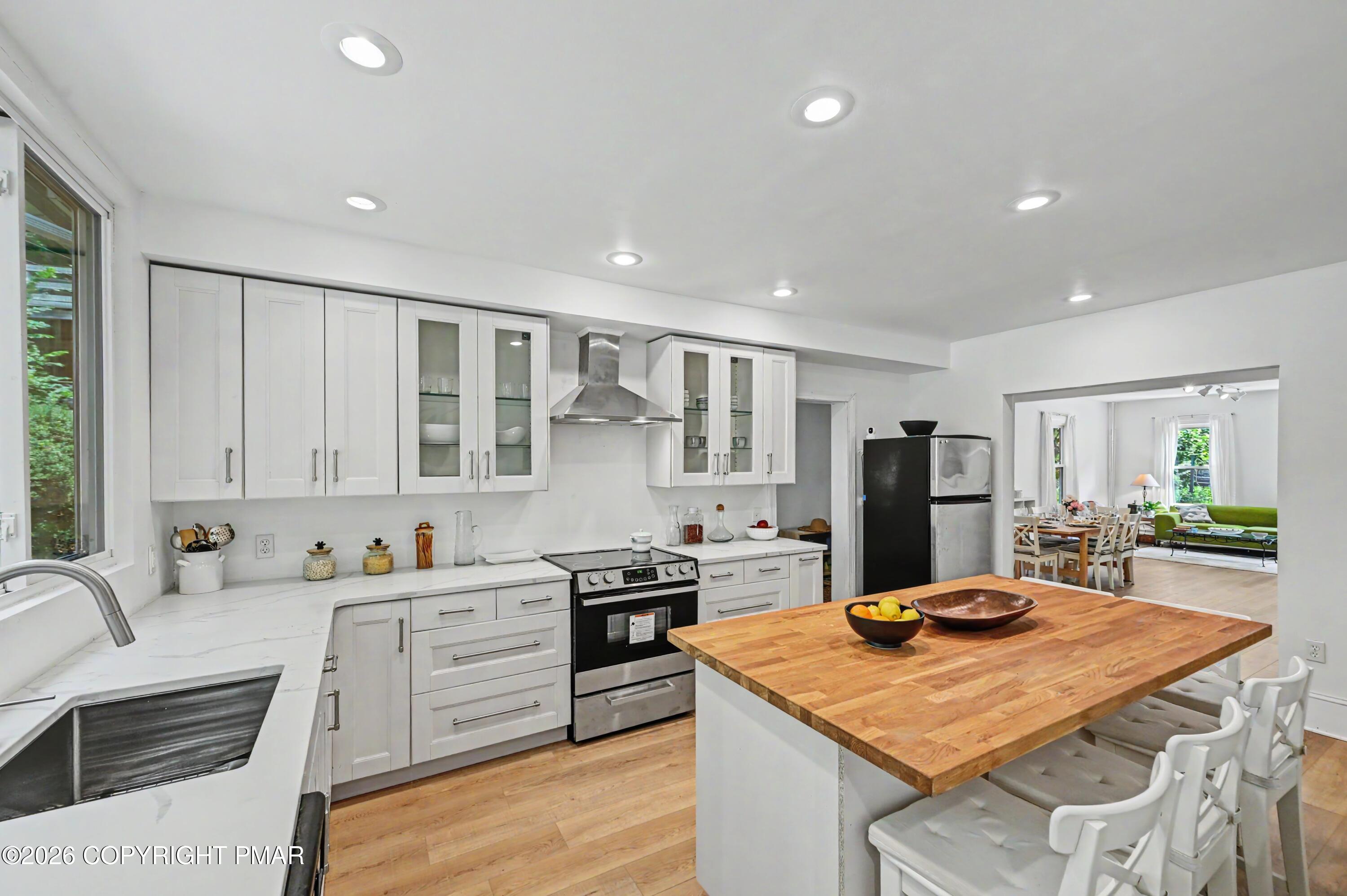 54 W Broadway Property Photo 33