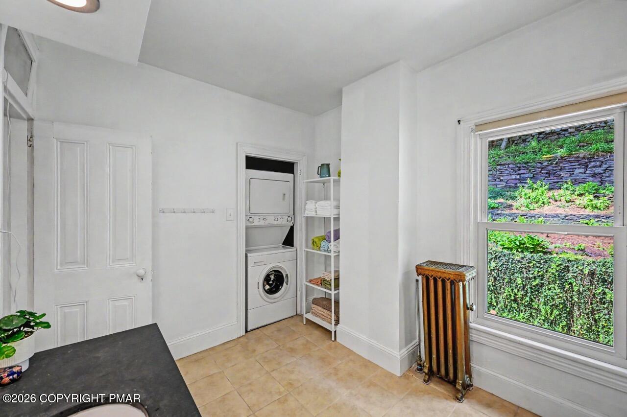 54 W Broadway Property Photo 57