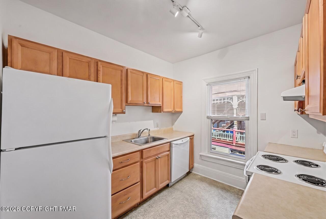 54 W Broadway Property Photo 58