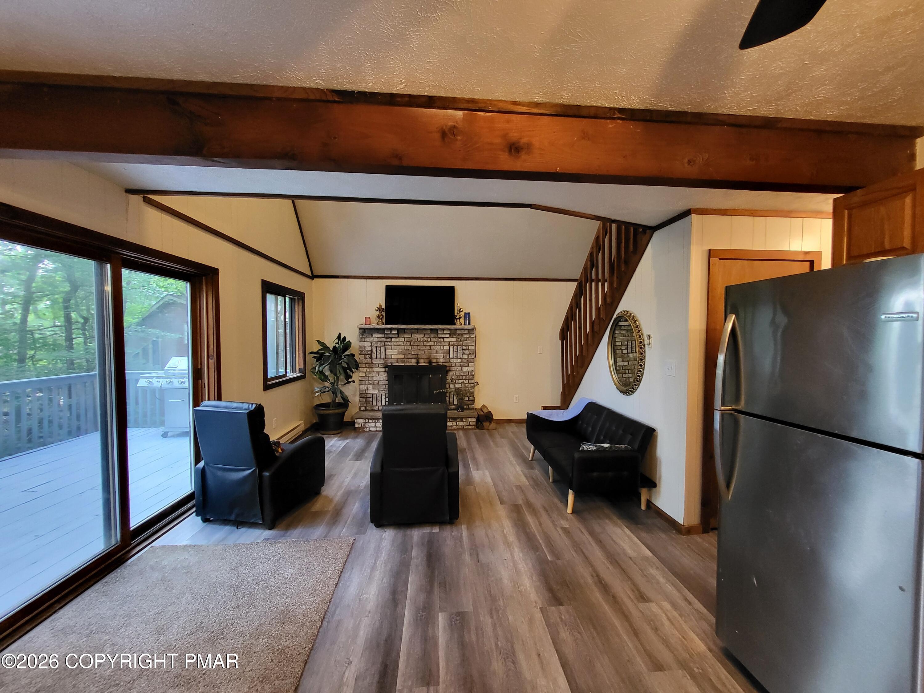 193 Bellingham Drive Property Photo 7
