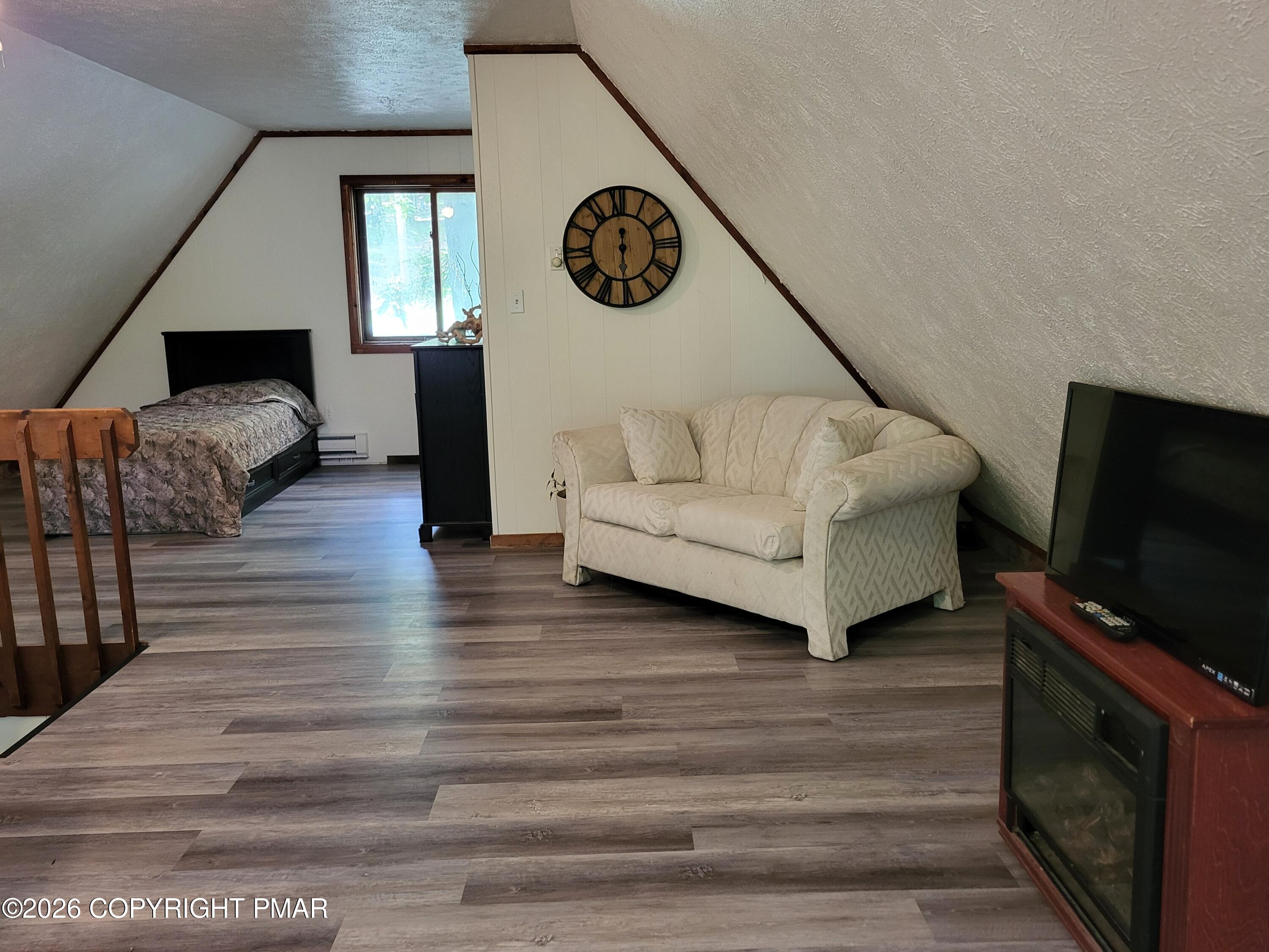 193 Bellingham Drive Property Photo 23