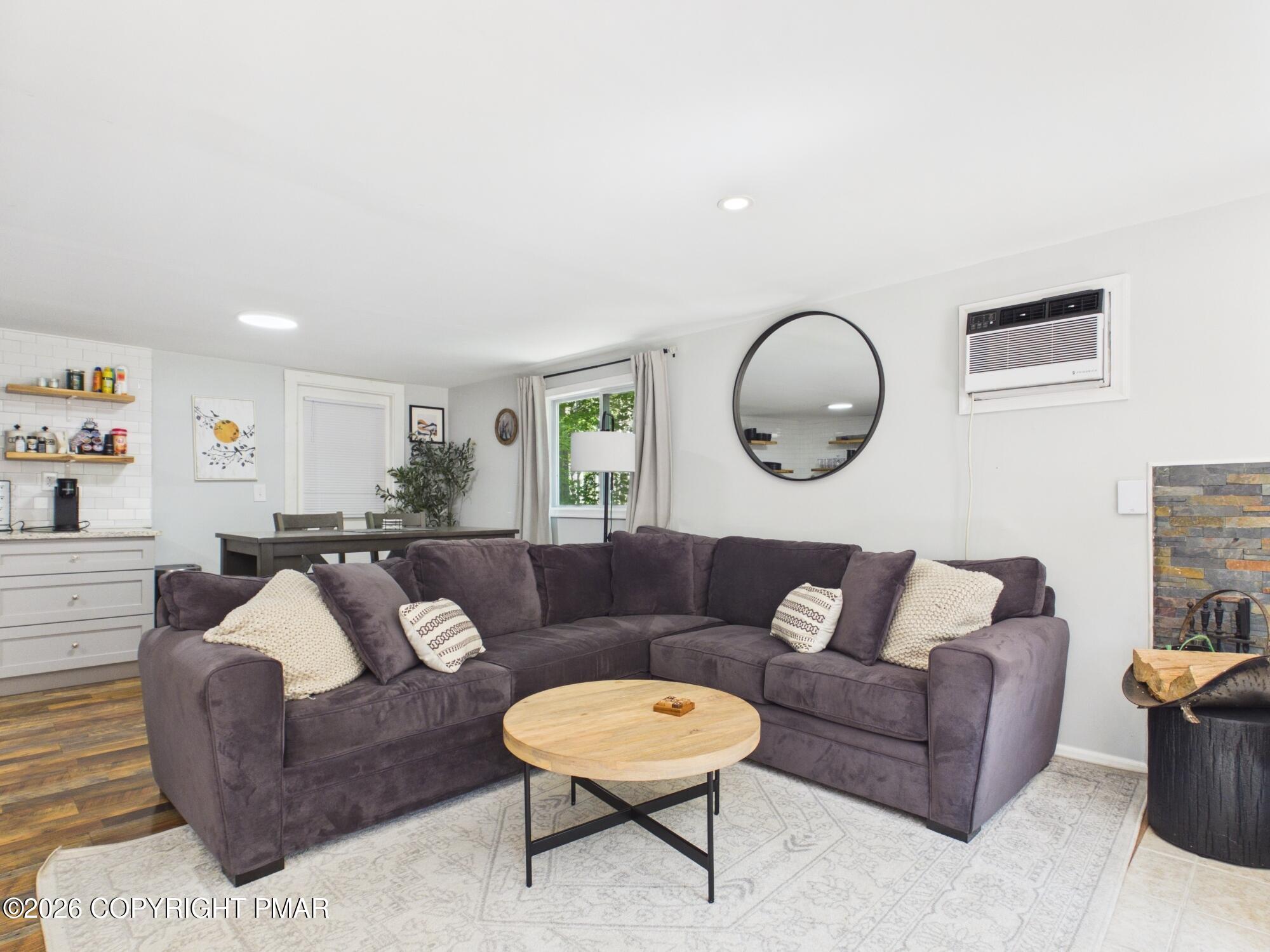 252 Pontiac Path Property Photo 6