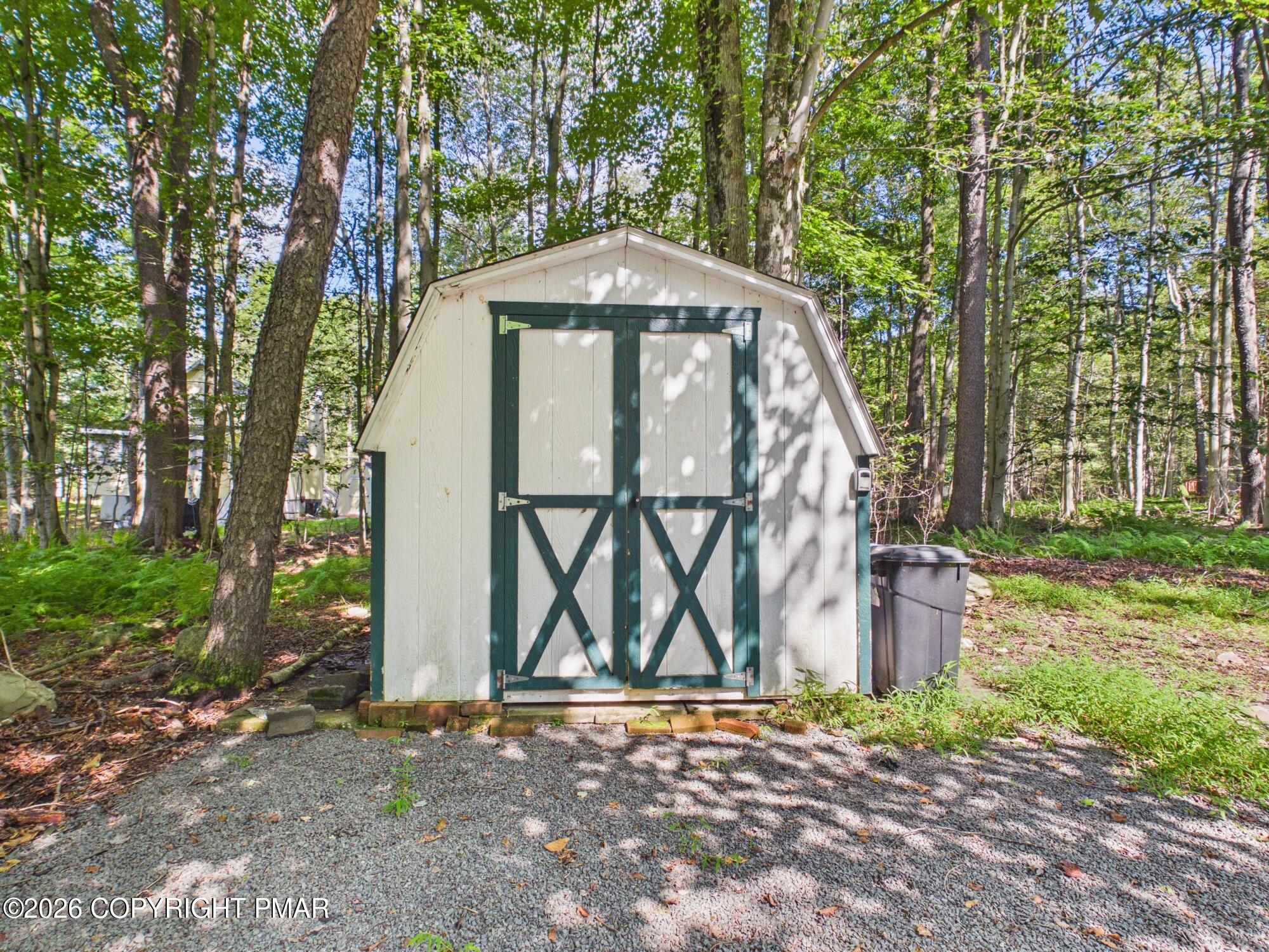 252 Pontiac Path Property Photo 29