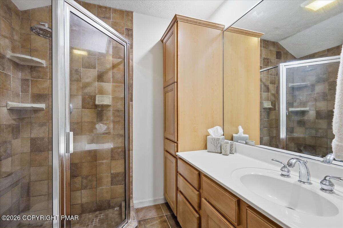6262 Lakeview Drive Property Photo 21