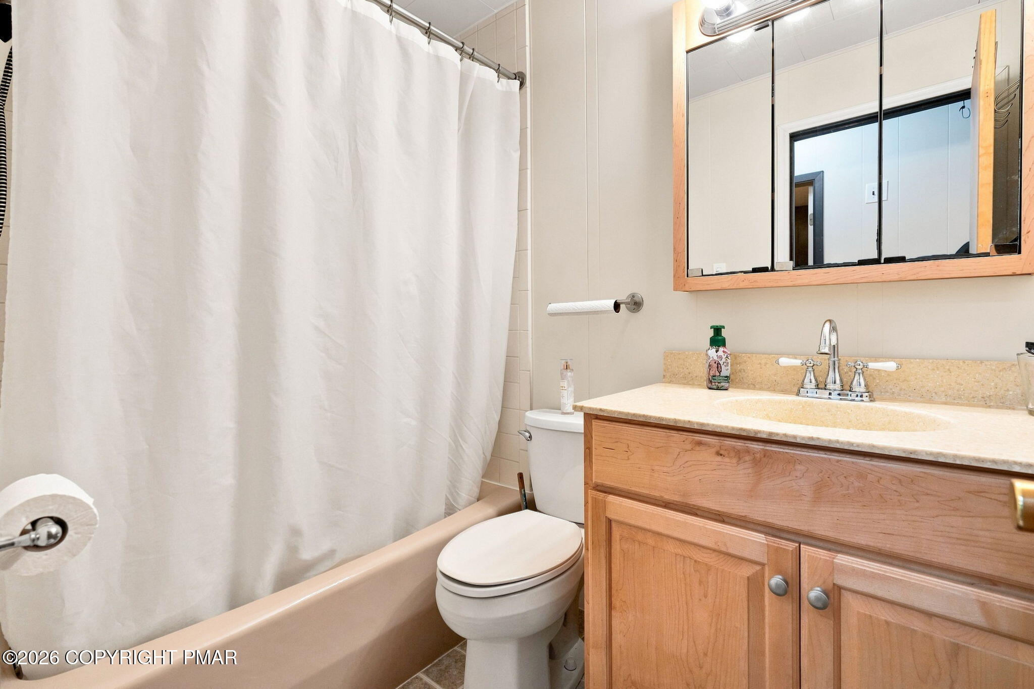 101 Keats Lane Property Photo 32