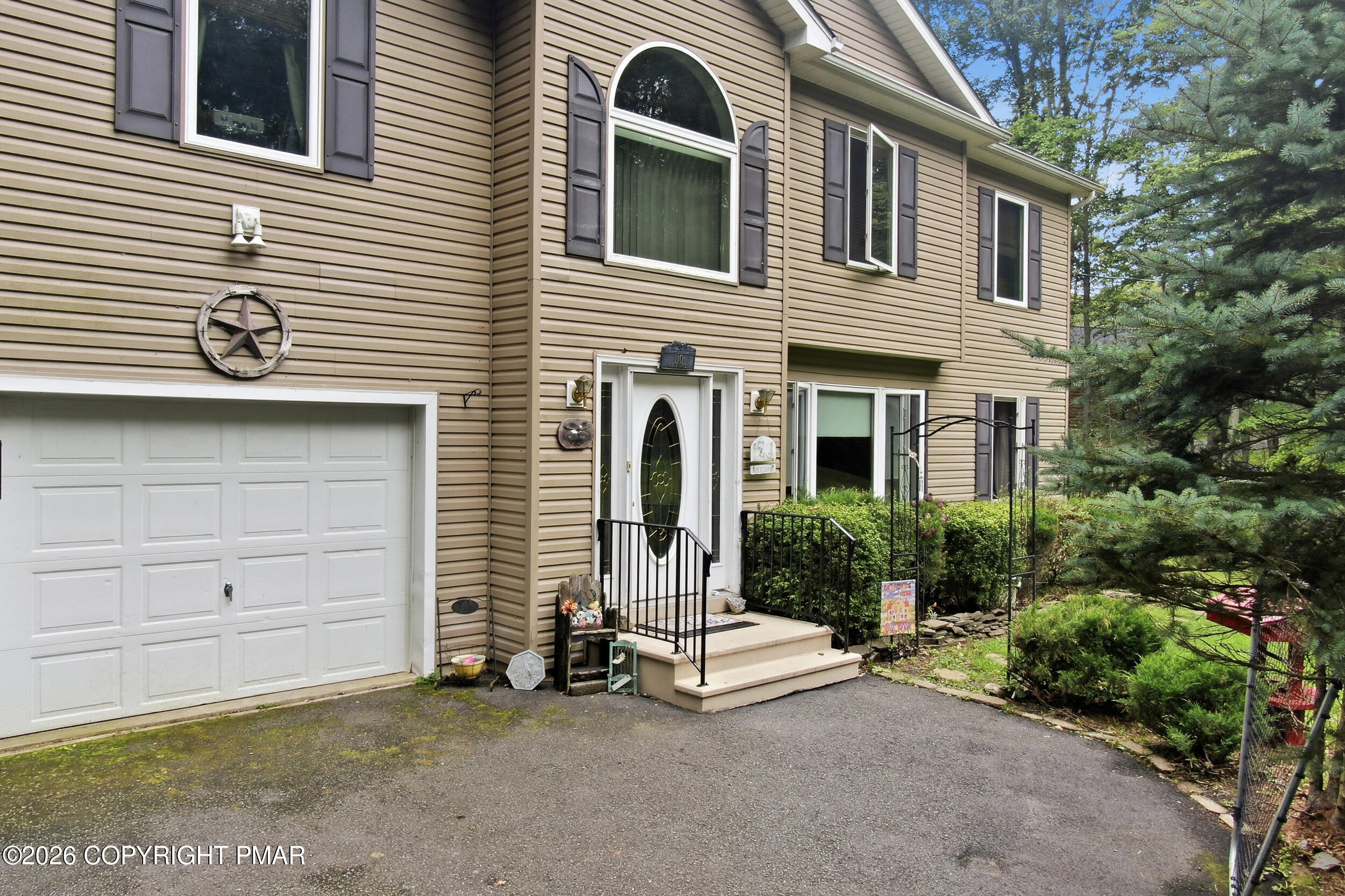 110 Aaron Drive Property Photo 3