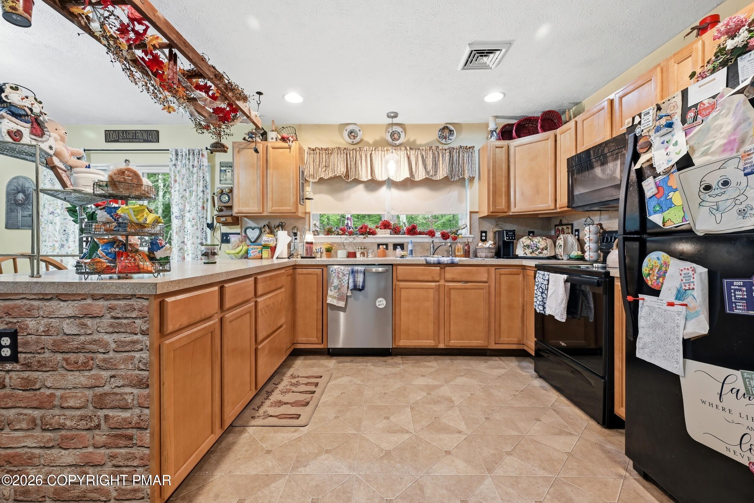 110 Aaron Drive Property Photo 8