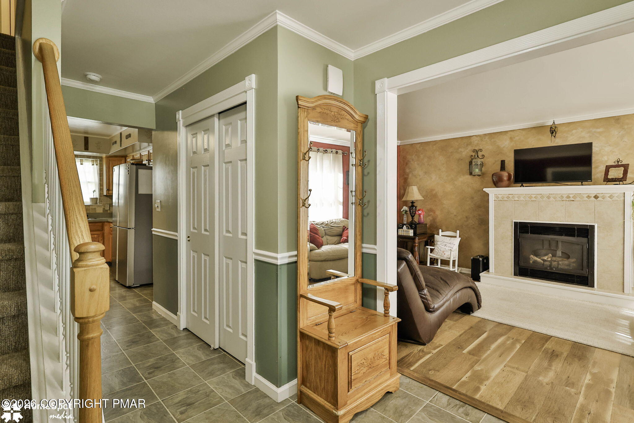 5016 Foxrun Lane Property Photo 6