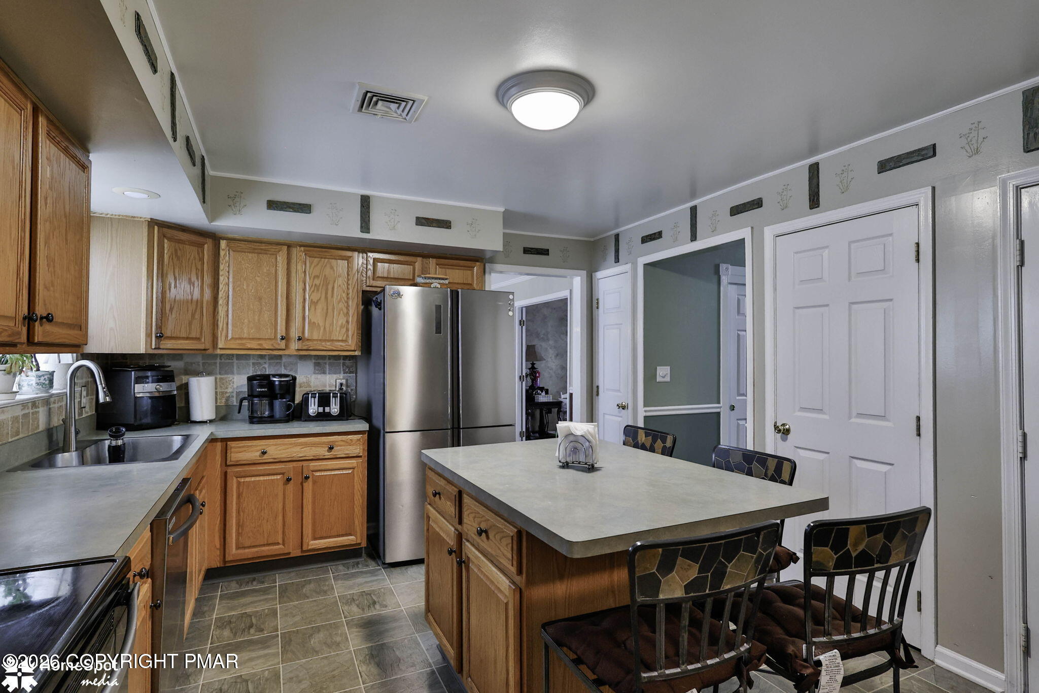 5016 Foxrun Lane Property Photo 23
