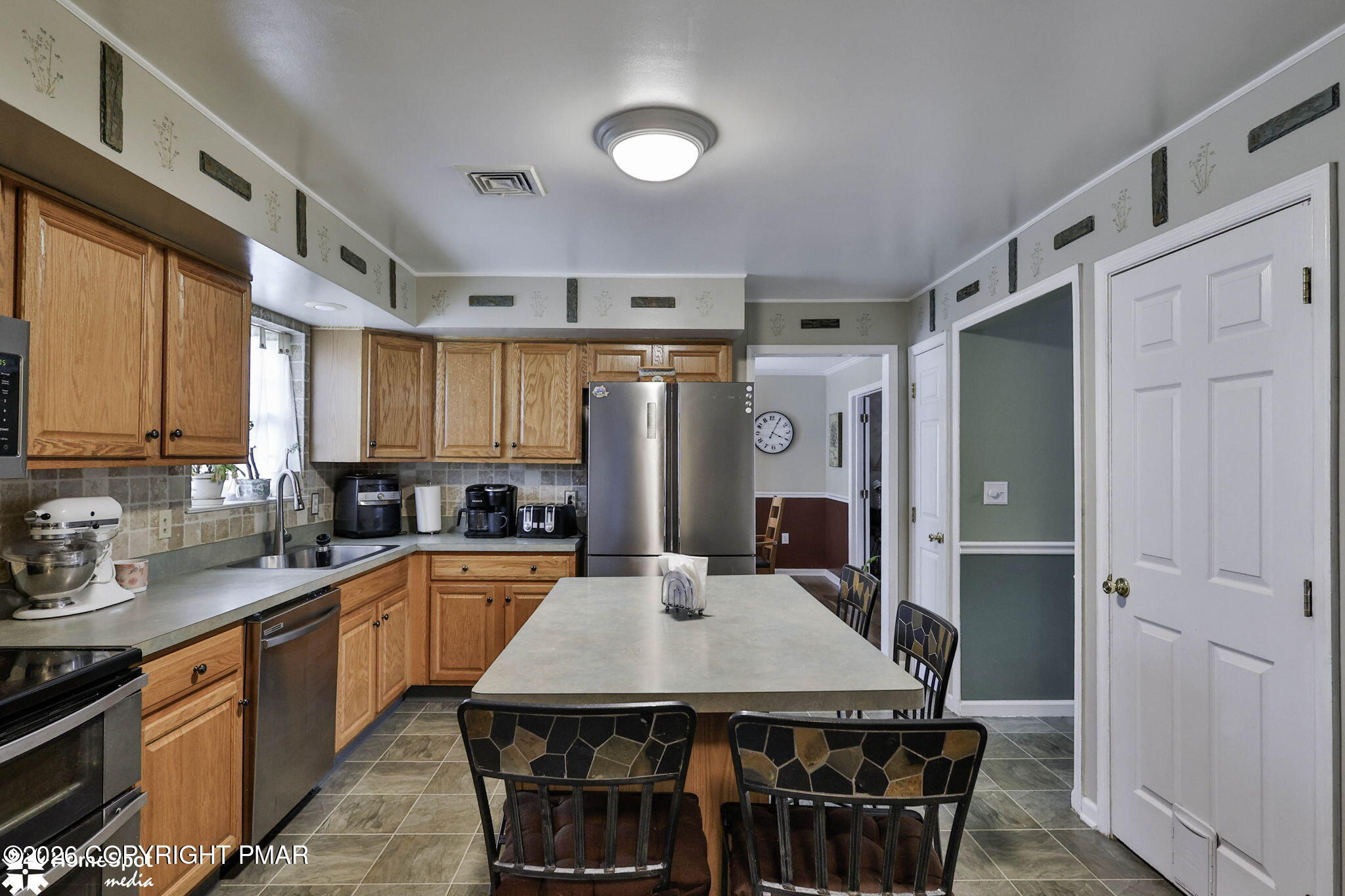 5016 Foxrun Lane Property Photo 24