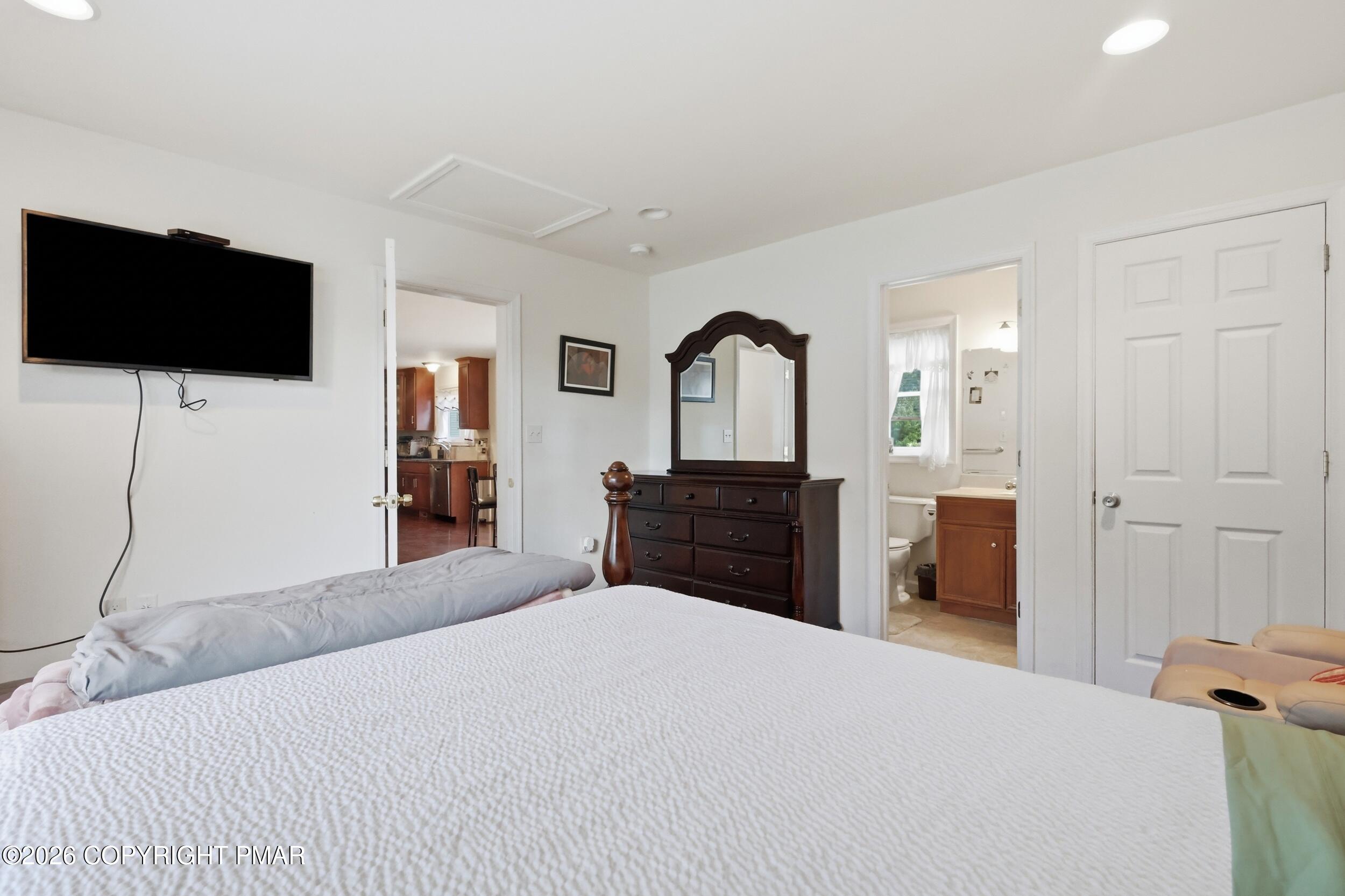 146 American Way Property Photo 18