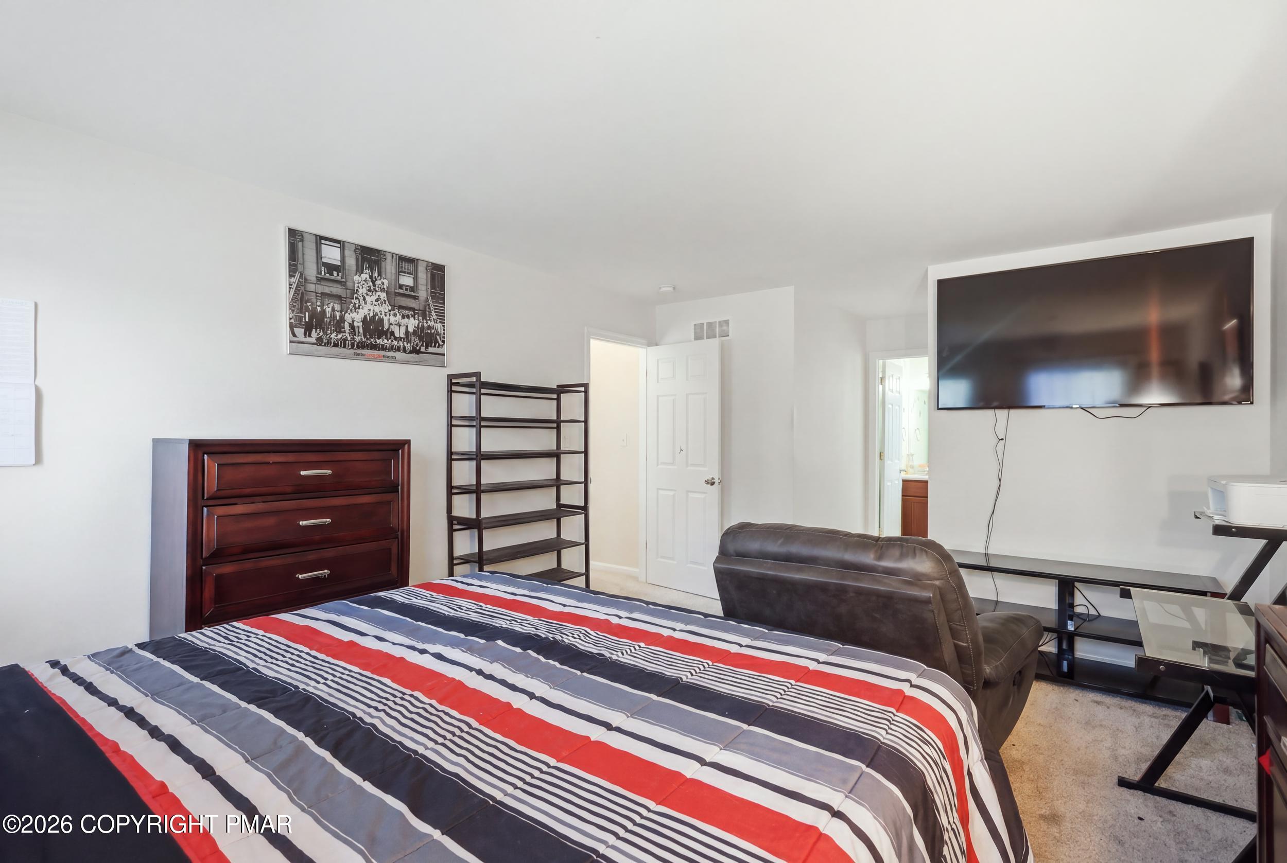 146 American Way Property Photo 25