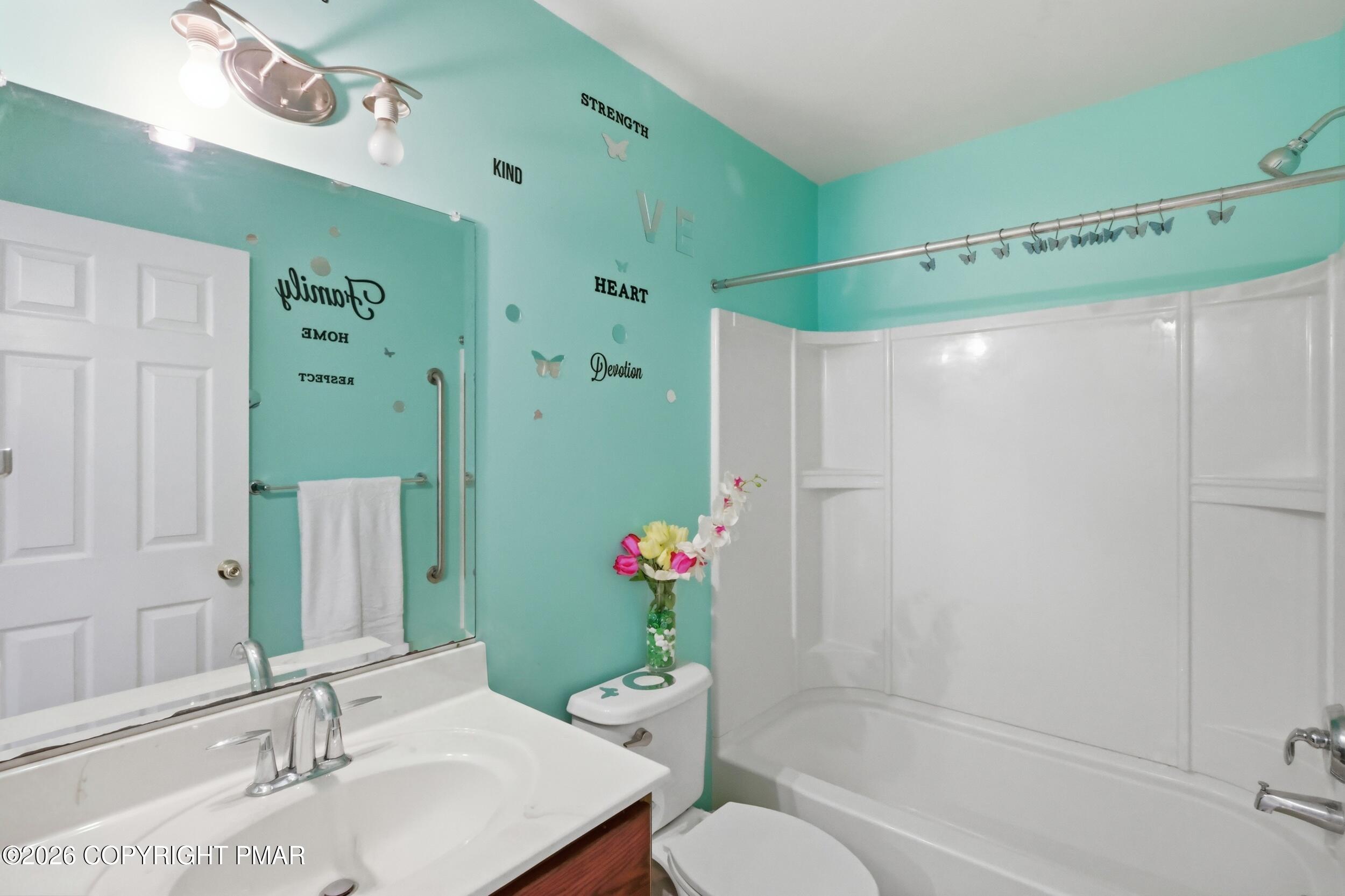 146 American Way Property Photo 29