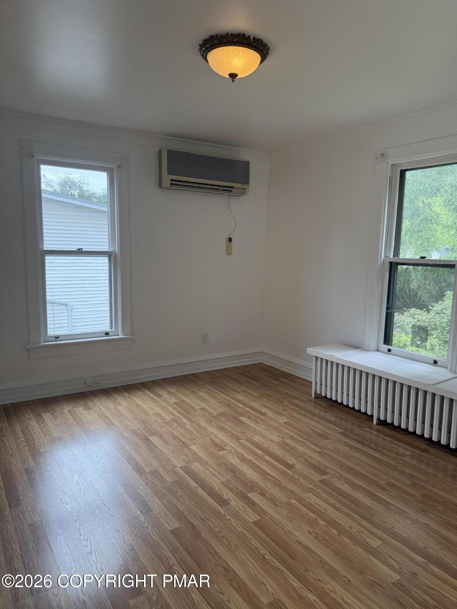 722 Scott Street B Property Photo 3