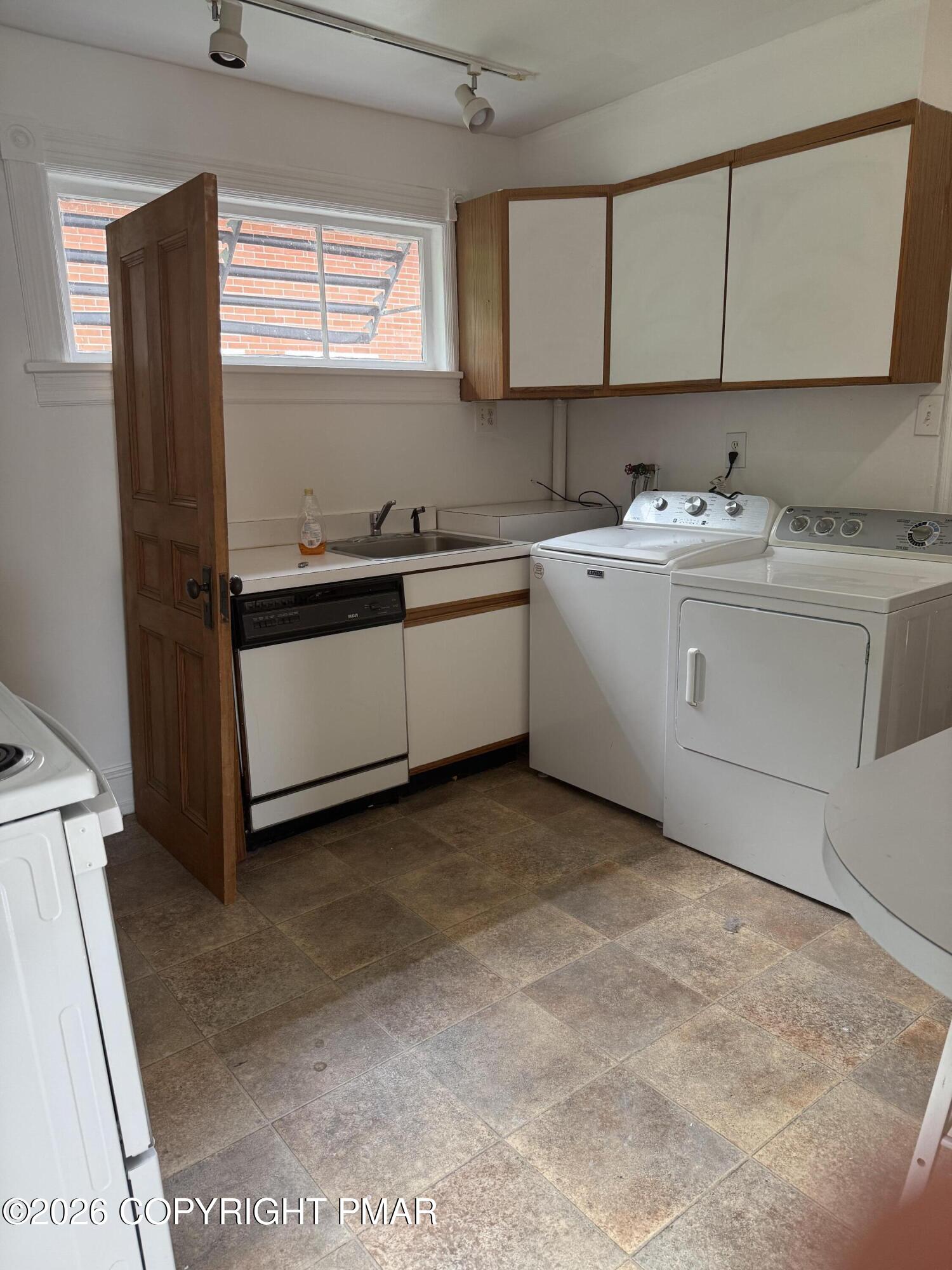 722 Scott Street B Property Photo 10