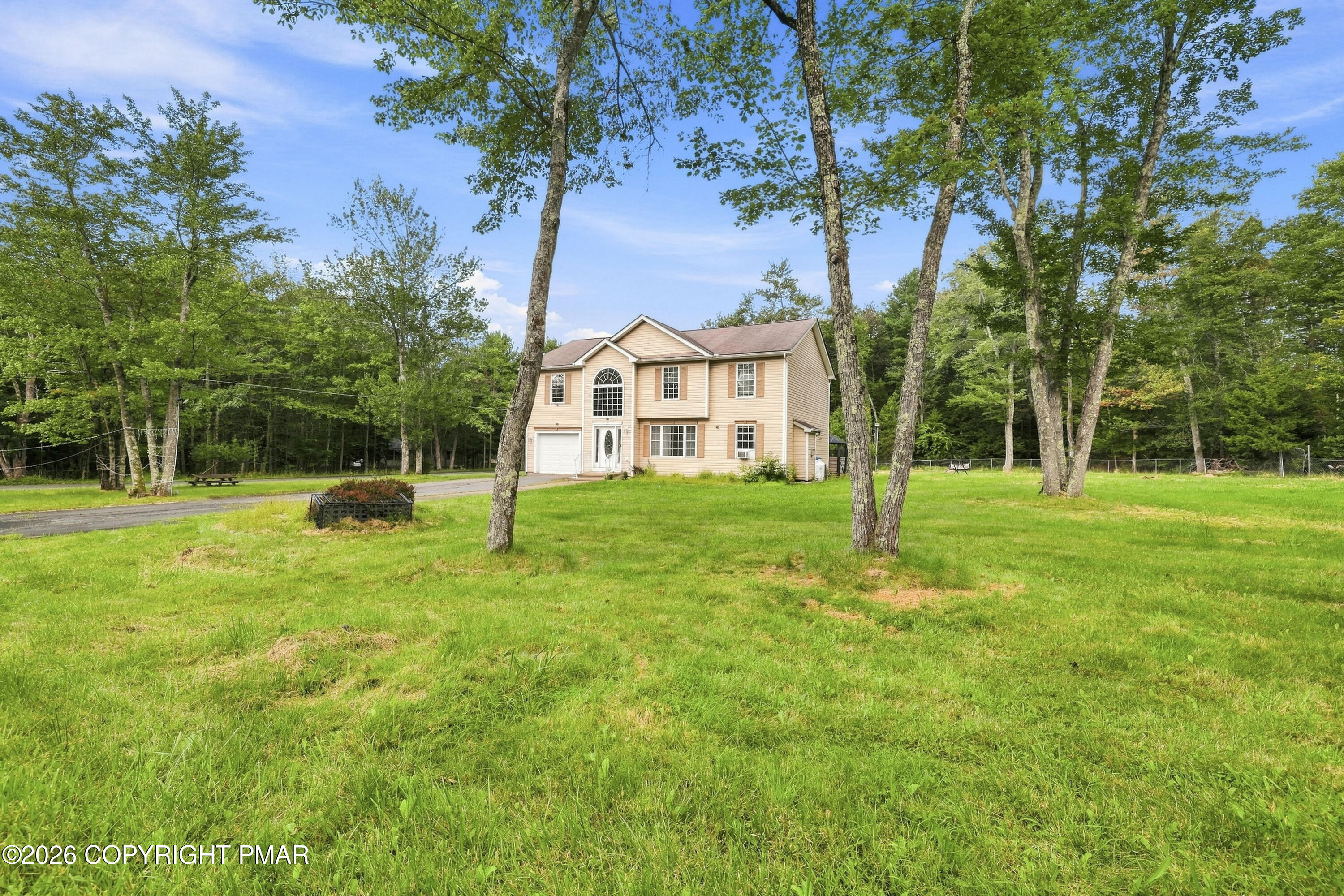 1123 Chickadee Drive Property Photo 4