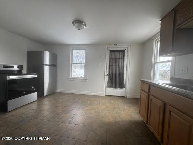 16 - 18 E Main Street Property Photo 5