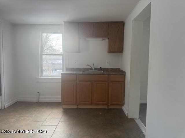 16 - 18 E Main Street Property Photo 7