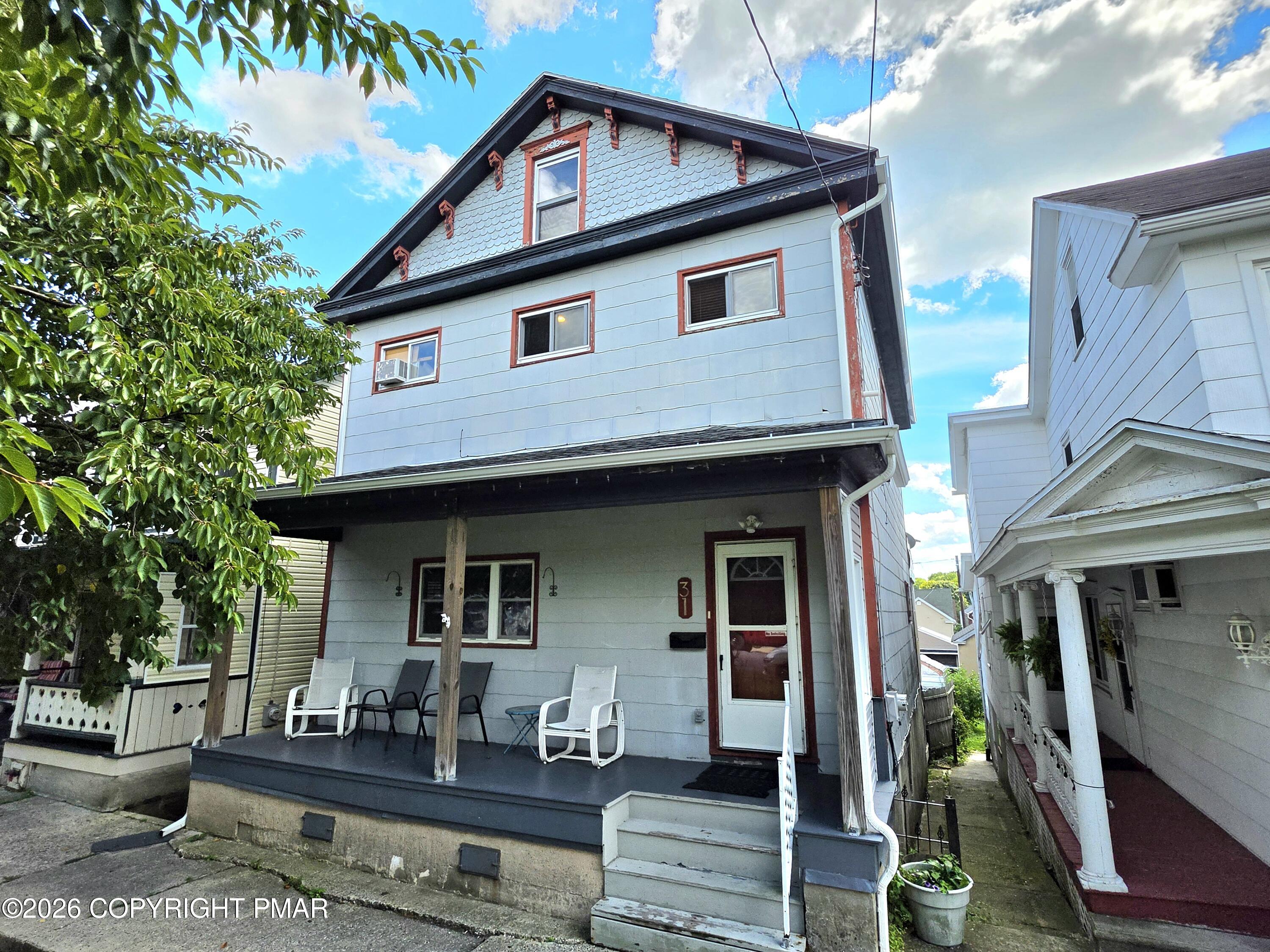 31 E Ludlow Street Property Photo 1