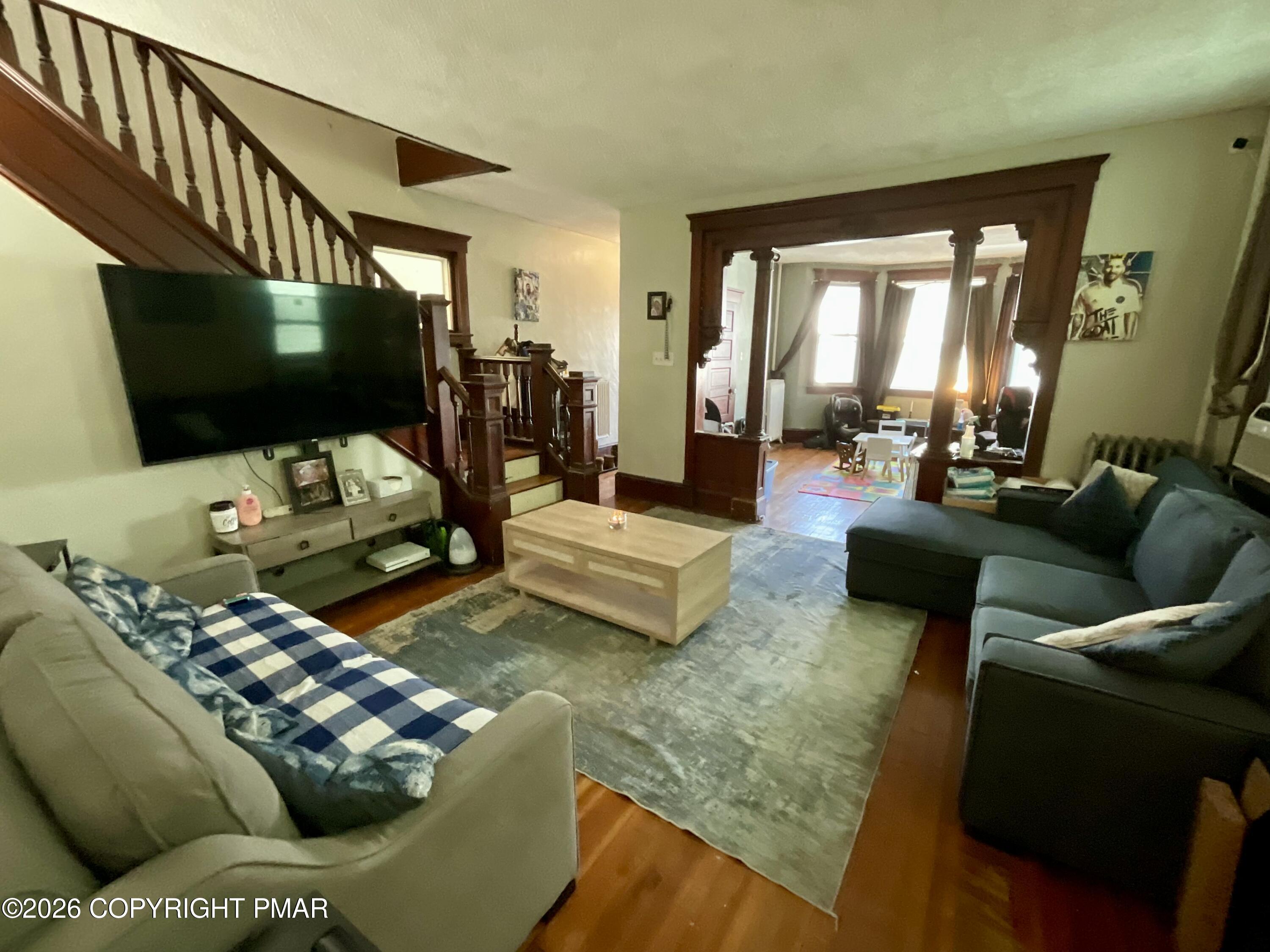 320 W Ridge Street Property Photo 1