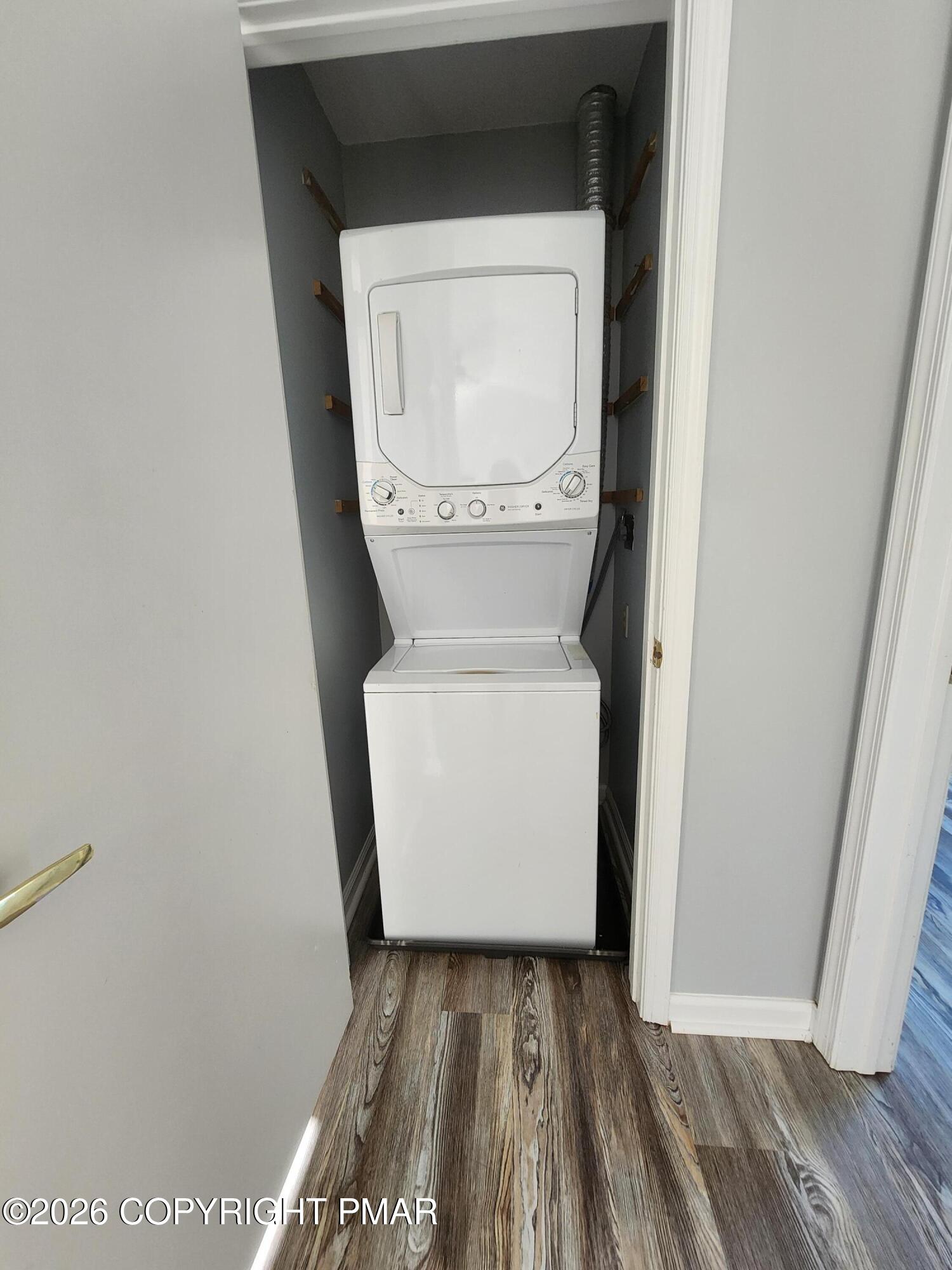15 Pointe Street 2nd Floor Property Photo 7