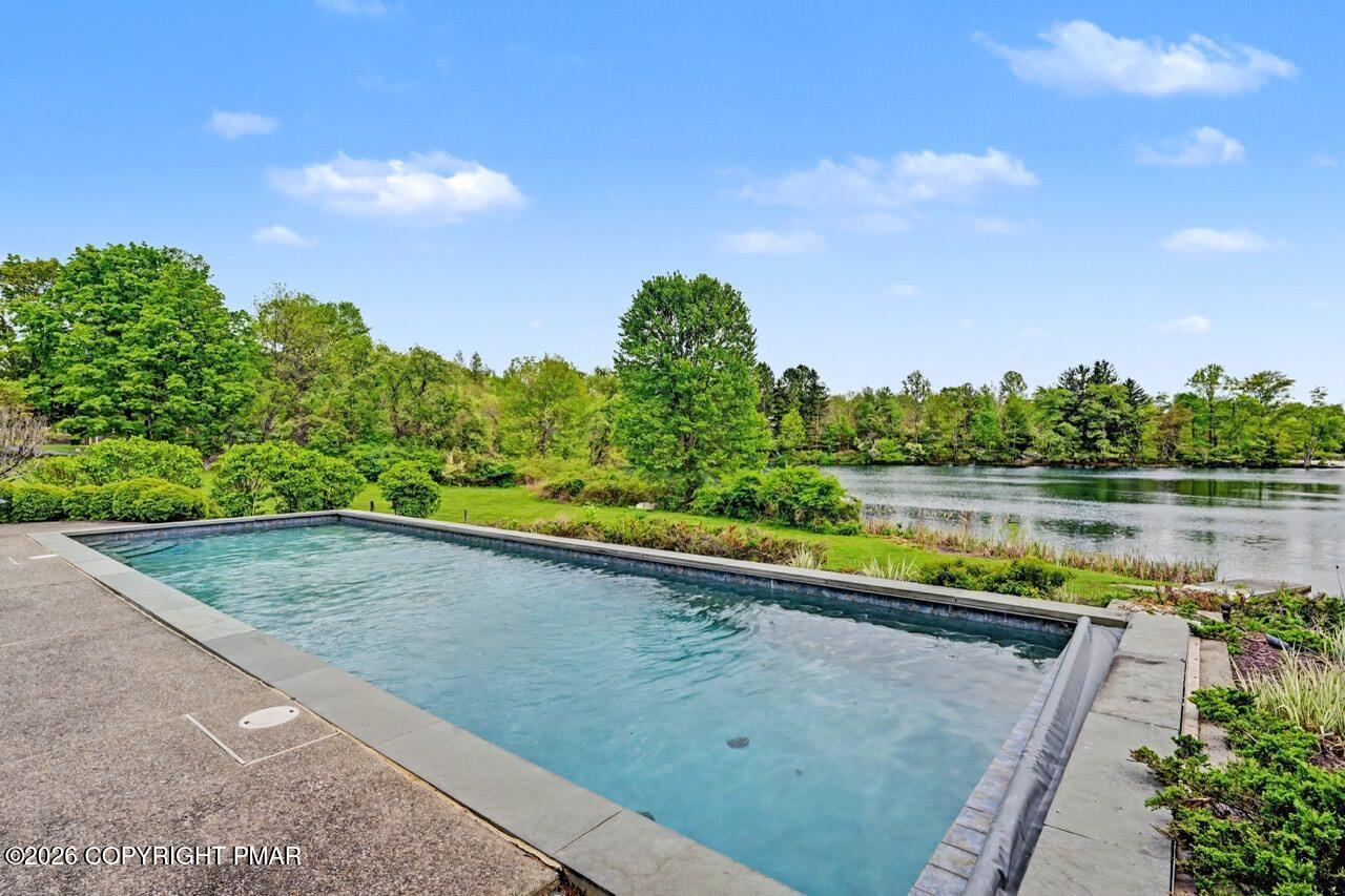 3 Redwood Lane Property Photo 6