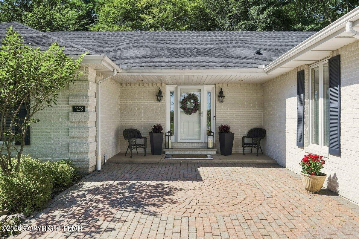 123 Meadow Road Property Photo 3