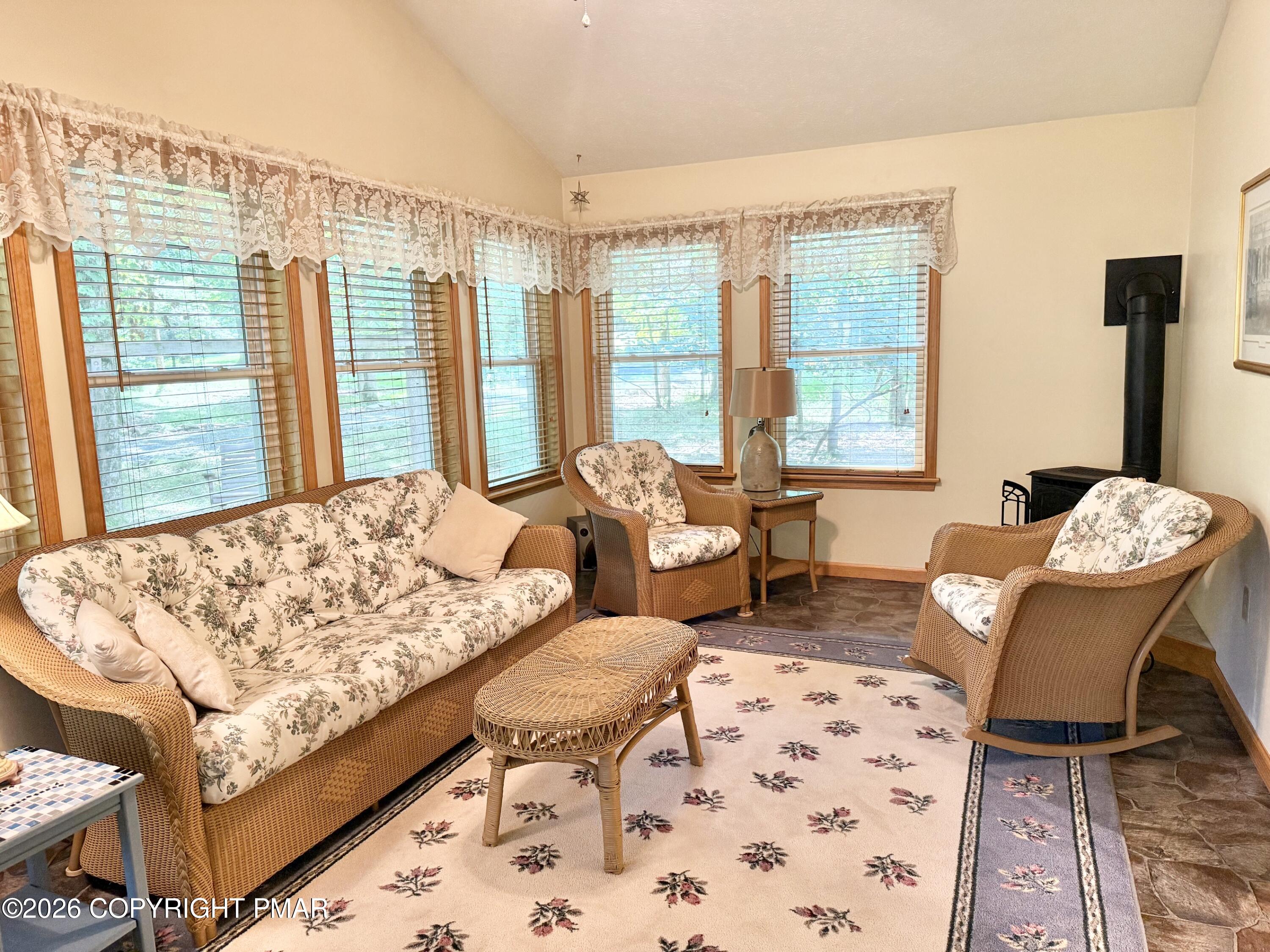 48 Keats Lane Property Photo 14