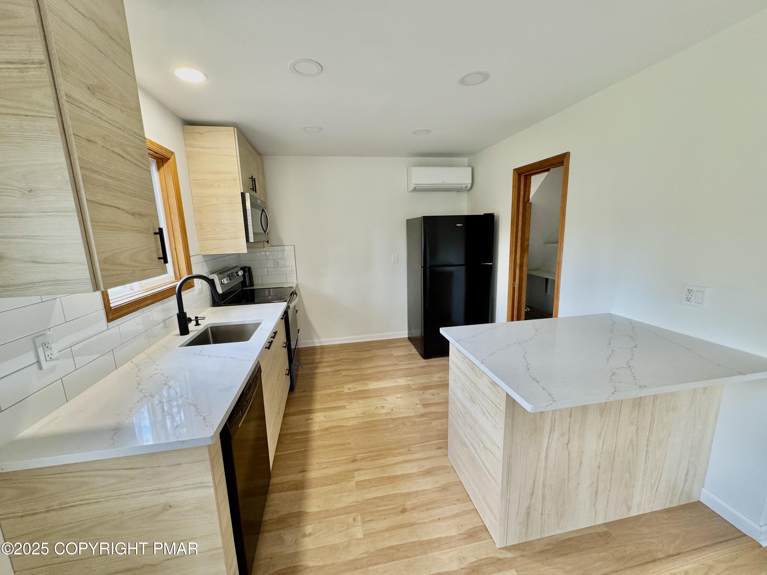 7067 Vista Drive Property Photo 13