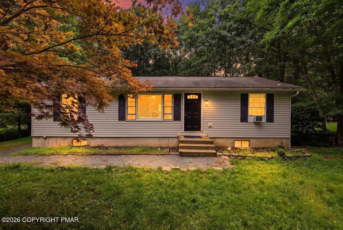 8867 Kings Way Property Photo 1
