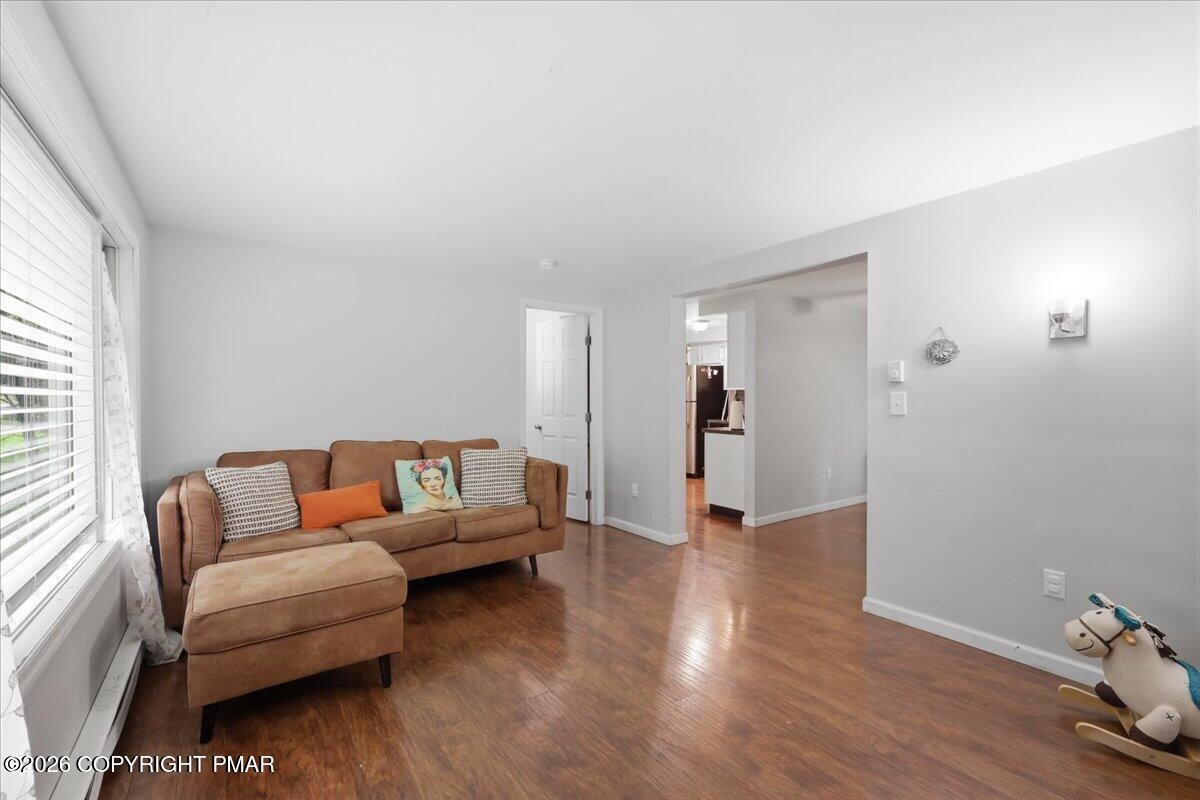 8867 Kings Way Property Photo 7