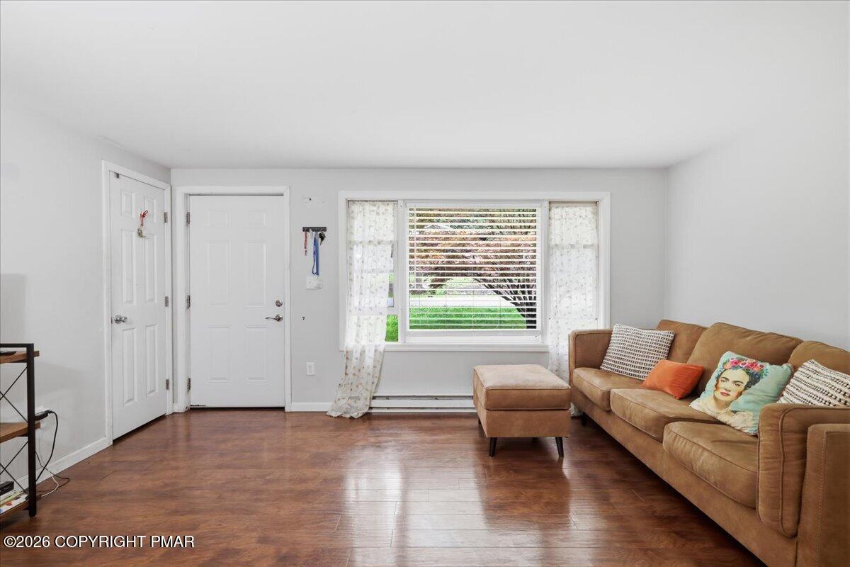 8867 Kings Way Property Photo 9